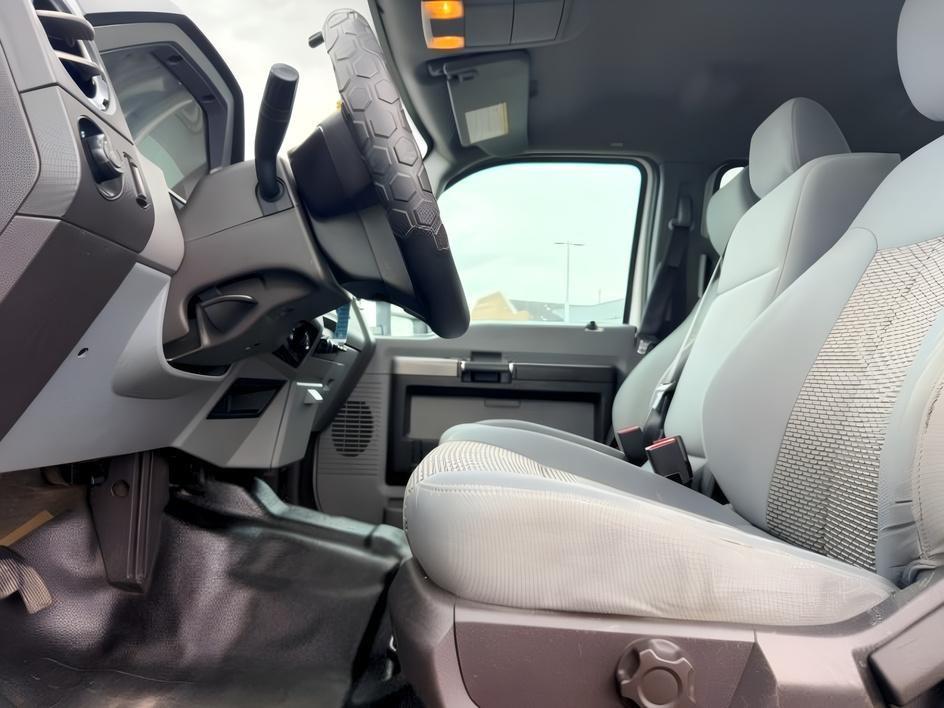2015 WHITE /Steel Ford F-350 XL (1FT8W3BT9FE) with an V8, 6.7L engine, 6-Speed Automatic transmission, located at 1175 N Woodruff Ave, Idaho Falls, ID, 83401, 43.506901, -111.999657 - <b>Vehicle Details</b><br>Pre-owned 2015 Ford F-350 Super Duty XL Crew Cab Long Bed 4WD for sale in Idaho Falls, ID. This heavy-duty pickup is built to handle demanding jobs, weekend projects, and everyday driving with confidence. Equipped with a powerful V8 6.7L Diesel engine and 4WD, it delivers t- Photo#38