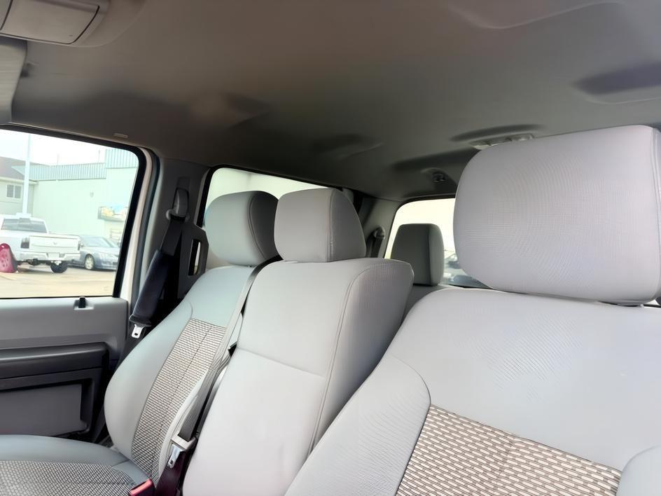 2015 WHITE /Steel Ford F-350 XL (1FT8W3BT9FE) with an V8, 6.7L engine, 6-Speed Automatic transmission, located at 1175 N Woodruff Ave, Idaho Falls, ID, 83401, 43.506901, -111.999657 - <b>Vehicle Details</b><br>Pre-owned 2015 Ford F-350 Super Duty XL Crew Cab Long Bed 4WD for sale in Idaho Falls, ID. This heavy-duty pickup is built to handle demanding jobs, weekend projects, and everyday driving with confidence. Equipped with a powerful V8 6.7L Diesel engine and 4WD, it delivers t- Photo#46
