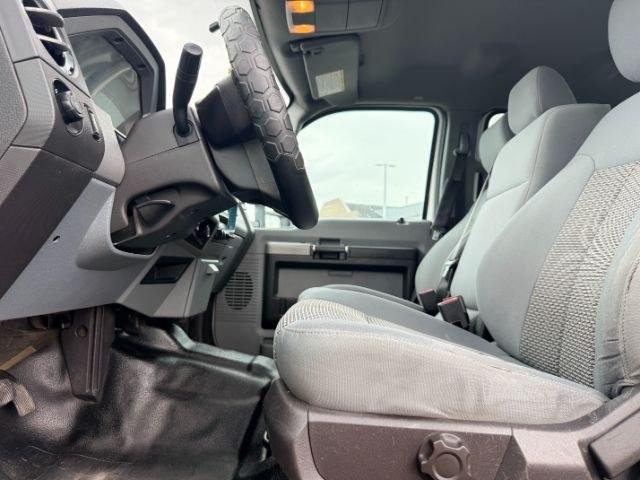 2015 WHITE /Steel Ford F-350 SD XL Crew Cab Long Bed 4WD (1FT8W3BT9FE) with an 6.7L V8 OHV 16V DIESEL engine, 6-Speed Automatic transmission, located at 1235 N Woodruff Ave., Idaho Falls, 83401, (208) 523-1053, 43.507172, -112.000488 - Serious towing and heavy duty truck performance come together in this 2015 Ford F-350 Super Duty Crew Cab 4x4 equipped with a 6.7L Power Stroke turbo diesel engine. Diesel torque and Super Duty engineering provide the strength truck buyers look for when handling trailers, equipment, and larger hauli- Photo#38
