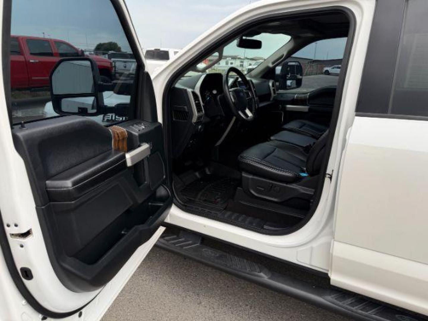 2019 Oxford White /Black Ford F-150 (1FTFW1E48KF) with an EcoBoost 35L V-6 portdirect injection engine, Automatic transmission, located at 1175 N Woodruff Ave, Idaho Falls, ID, 83401, 43.506901, -111.999657 - At Timberline Auto, finding a great deal on your next vehicle is always easy! Our experienced sales staff's goal is to help find you the right vehicle at the right price! Our knowledgeable finance department has options for almost any credit score. We offer extended service contract options to prote - Photo#11