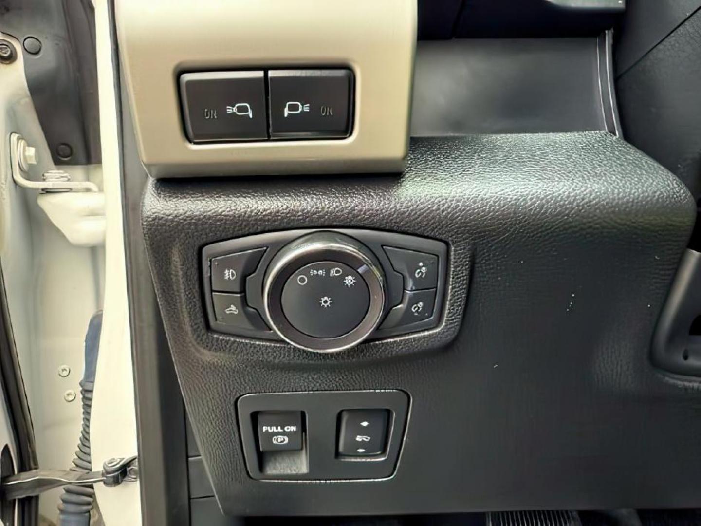 2019 Oxford White /Black Ford F-150 LARIAT (1FTFW1E48KF) with an EcoBoost 3.5L V-6 port/direct injection engine, AUTOMATIC transmission, located at 1235 N Woodruff Ave., Idaho Falls, 83401, (208) 523-1053, 43.507172, -112.000488 - At Timberline Auto, finding a great deal on your next vehicle is always easy! Our experienced sales staff's goal is to help find you the right vehicle at the right price! Our knowledgeable finance department has options for almost any credit score. We offer extended service contract options to prote - Photo#18