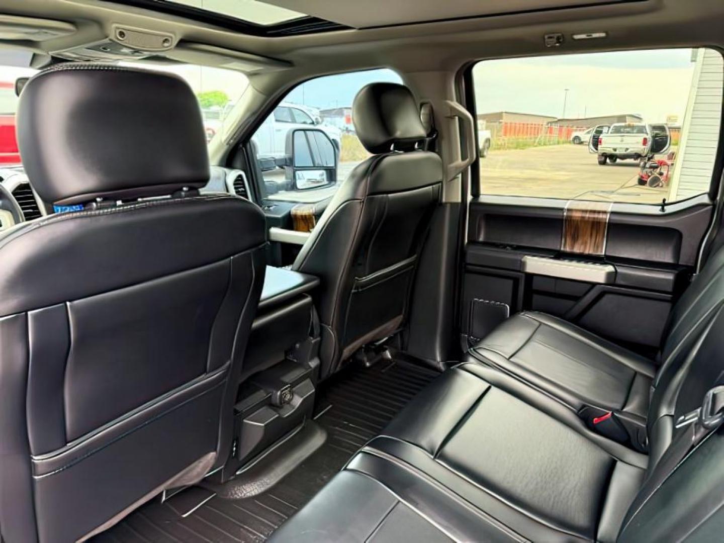 2019 Oxford White /Black Ford F-150 LARIAT (1FTFW1E48KF) with an EcoBoost 3.5L V-6 port/direct injection engine, AUTOMATIC transmission, located at 1235 N Woodruff Ave., Idaho Falls, 83401, (208) 523-1053, 43.507172, -112.000488 - At Timberline Auto, finding a great deal on your next vehicle is always easy! Our experienced sales staff's goal is to help find you the right vehicle at the right price! Our knowledgeable finance department has options for almost any credit score. We offer extended service contract options to prote - Photo#22