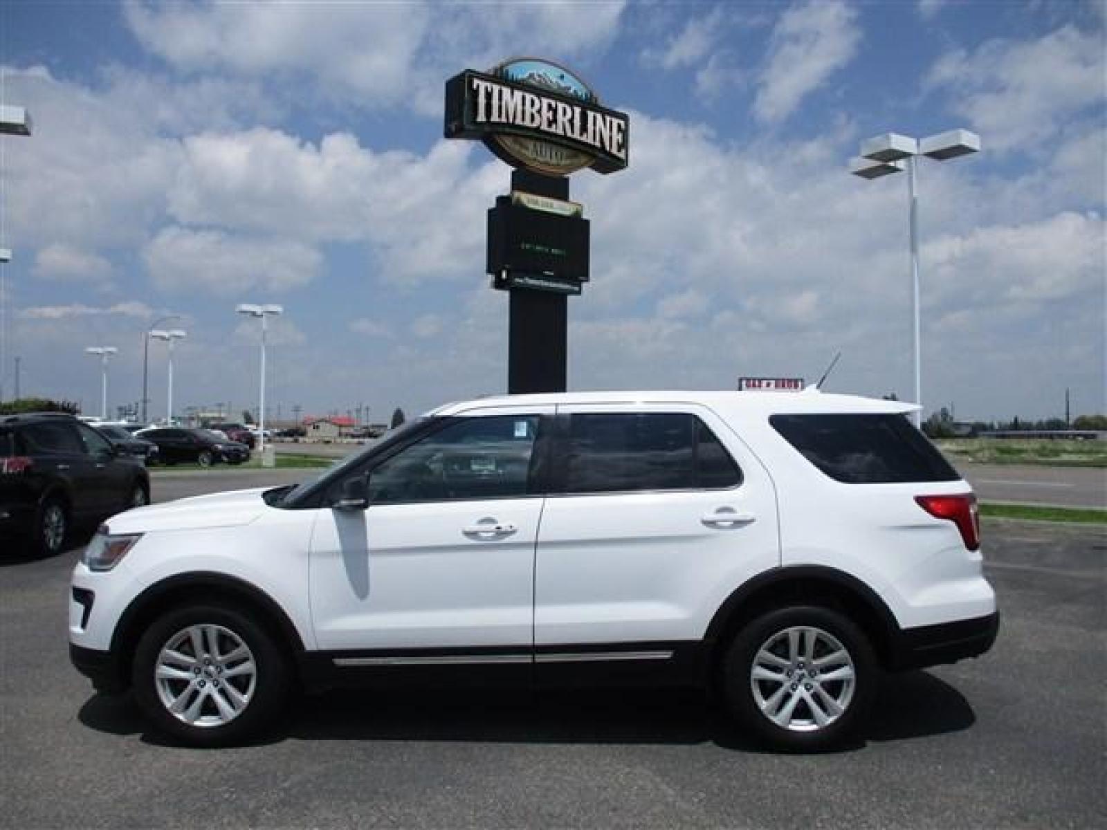 2018 WHITE /WHITE Ford Explorer XLT 4WD (1FM5K8D85JG) with an 3.5L V6 DOHC 24V engine, 6-Speed Automatic transmission, located at 1235 N Woodruff Ave., Idaho Falls, 83401, (208) 523-1053, 43.507172, -112.000488 - Photo #2