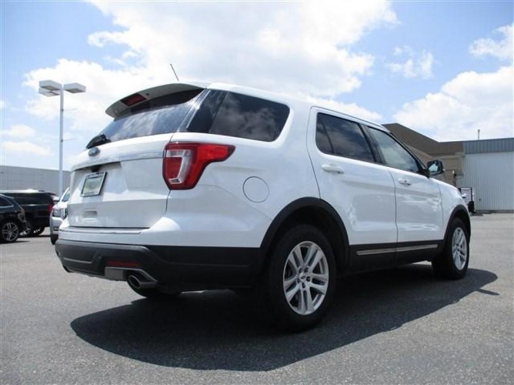 2018 WHITE /BLACK FORD EXPLORER XLT (1FM5K8D85JG) with an 6 engine, Automatic transmission, located at 1580 E Lincoln Rd, Idaho Falls, ID, 83401, (208) 523-4000, 0.000000, 0.000000 - Photo #5