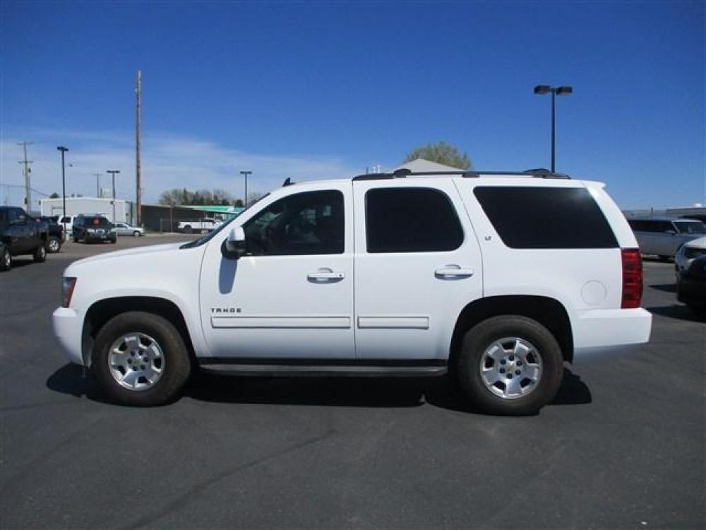 2010 WHITE CHEVROLET TAHOE K1500 LT (1GNUKBE00AR) with an 8 engine, 6 Speed Automatic transmission, located at 1580 E Lincoln Rd, Idaho Falls, ID, 83401, (208) 523-4000, 0.000000, 0.000000 - 4WD- 5.3L V8- CLOTH INTERIOR. DRIVEN MILES-167,902 FULL SIZED SUV- At Timberline Auto it is always easy to find a great deal for a great vehicle. We pride ourselves on our ability to go the extra mile. With our exprerienced sales team we will be able to find you the right rig here on our lot o - Photo #1