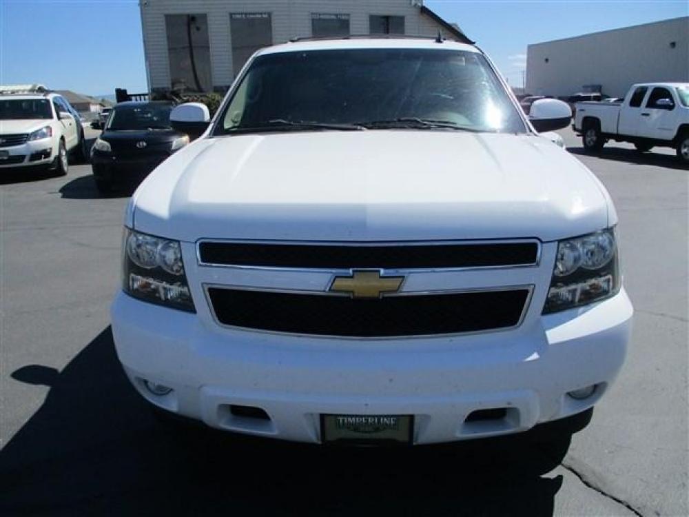 2010 WHITE CHEVROLET TAHOE K1500 LT (1GNUKBE00AR) with an 8 engine, 6 Speed Automatic transmission, located at 1580 E Lincoln Rd, Idaho Falls, ID, 83401, (208) 523-4000, 0.000000, 0.000000 - 4WD- 5.3L V8- CLOTH INTERIOR. DRIVEN MILES-167,902 FULL SIZED SUV- At Timberline Auto it is always easy to find a great deal for a great vehicle. We pride ourselves on our ability to go the extra mile. With our exprerienced sales team we will be able to find you the right rig here on our lot o - Photo #7