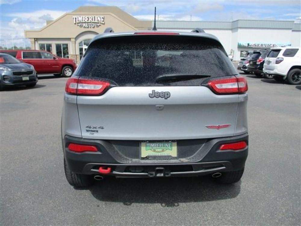 2015 SILVER /BLACK JEEP CHEROKEE TRAILHAWK (1C4PJMBS8FW) with an 6 engine, Automatic transmission, located at 1580 E Lincoln Rd, Idaho Falls, ID, 83401, (208) 523-4000, 0.000000, 0.000000 - 3.2L V6- 4WD- WAGON- DRIVEN 118,772 MILES- CLOTH/LEATHER COMPOSITE INTERIOR. At Timberline Auto it is always easy to find a great deal for a great vehicle. We pride ourselves on our ability to go the extra mile. With our exprerienced sales team we will be able to find you the right rig here on - Photo #4