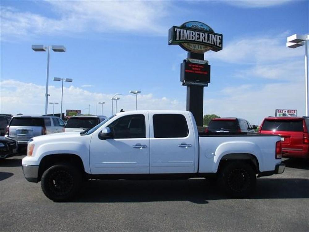 2012 WHITE /GREY GMC SIERRA 1500 SLE (3GTP2VE76CG) with an 8 engine, Automatic transmission, located at 1580 E Lincoln Rd, Idaho Falls, ID, 83401, (208) 523-4000, 0.000000, 0.000000 - Photo #2