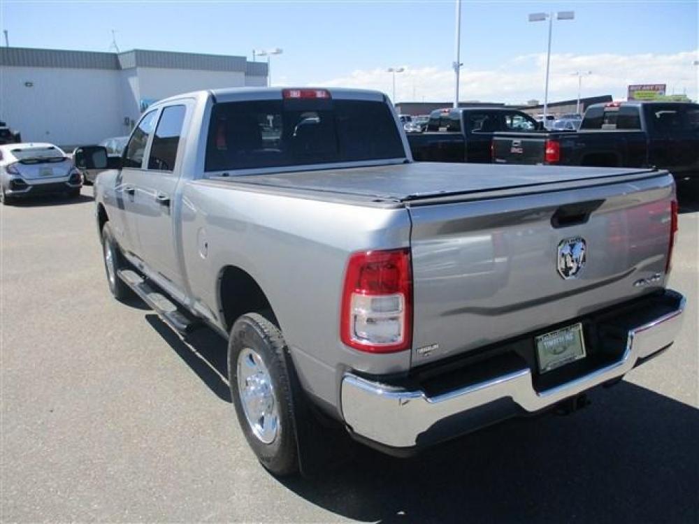 2021 SILVER /GREY RAM 3500 TRADESMAN (3C63R3CLXMG) with an 6 engine, Automatic transmission, located at 1580 E Lincoln Rd, Idaho Falls, ID, 83401, (208) 523-4000, 0.000000, 0.000000 - 6.7L CUMMINS- AISIN TRANSMISSION- 4WD- CREW CAB- STANDARD BED- DRIVEN 6,822 MILES- CLOTH INTERIOR. At Timberline Auto it is always easy to find a great deal for a great vehicle. We pride ourselves on our ability to go the extra mile. With our exprerienced sales team we will be able to find you - Photo #3
