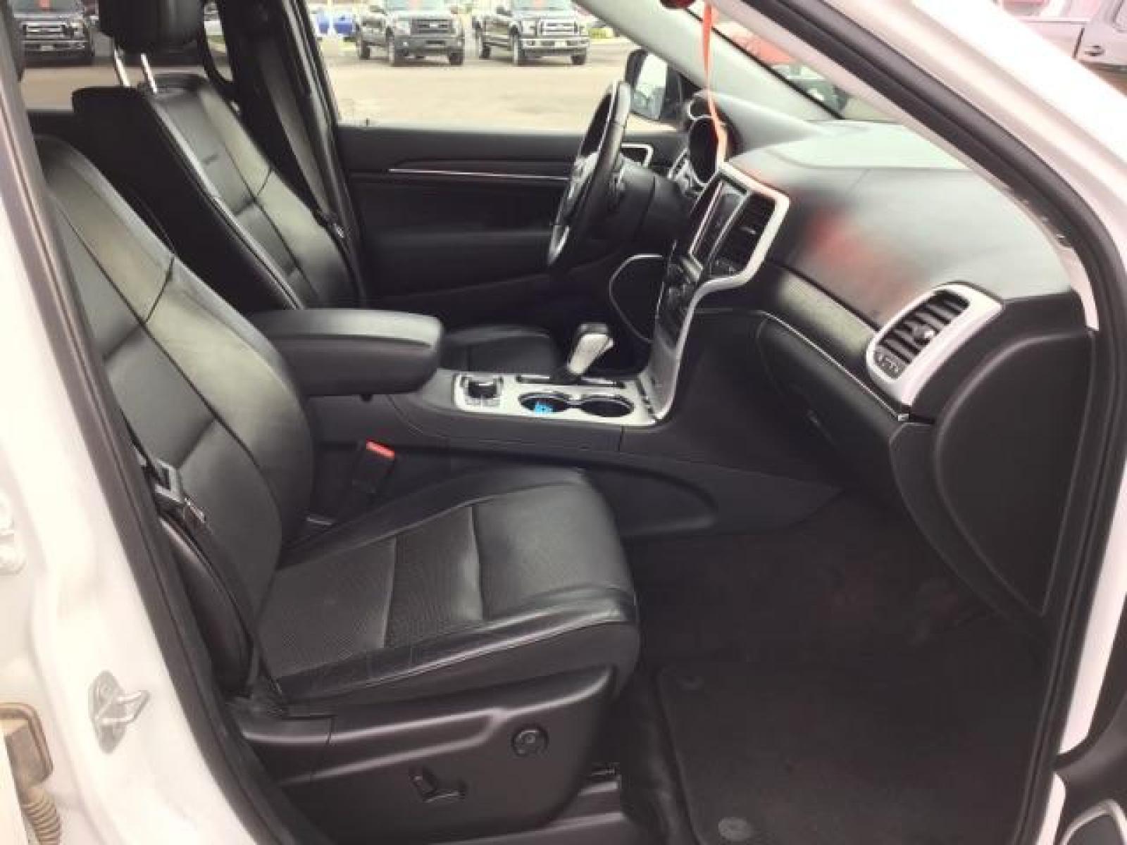 2018 Bright White Clear Coat /Black, leather Jeep Grand Cherokee Summit 4WD (1C4RJFJTXJC) with an 5.7L V8 OHV 16V engine, 8-Speed Automatic transmission, located at 1235 N Woodruff Ave., Idaho Falls, 83401, (208) 523-1053, 43.507172, -112.000488 - Photo #18