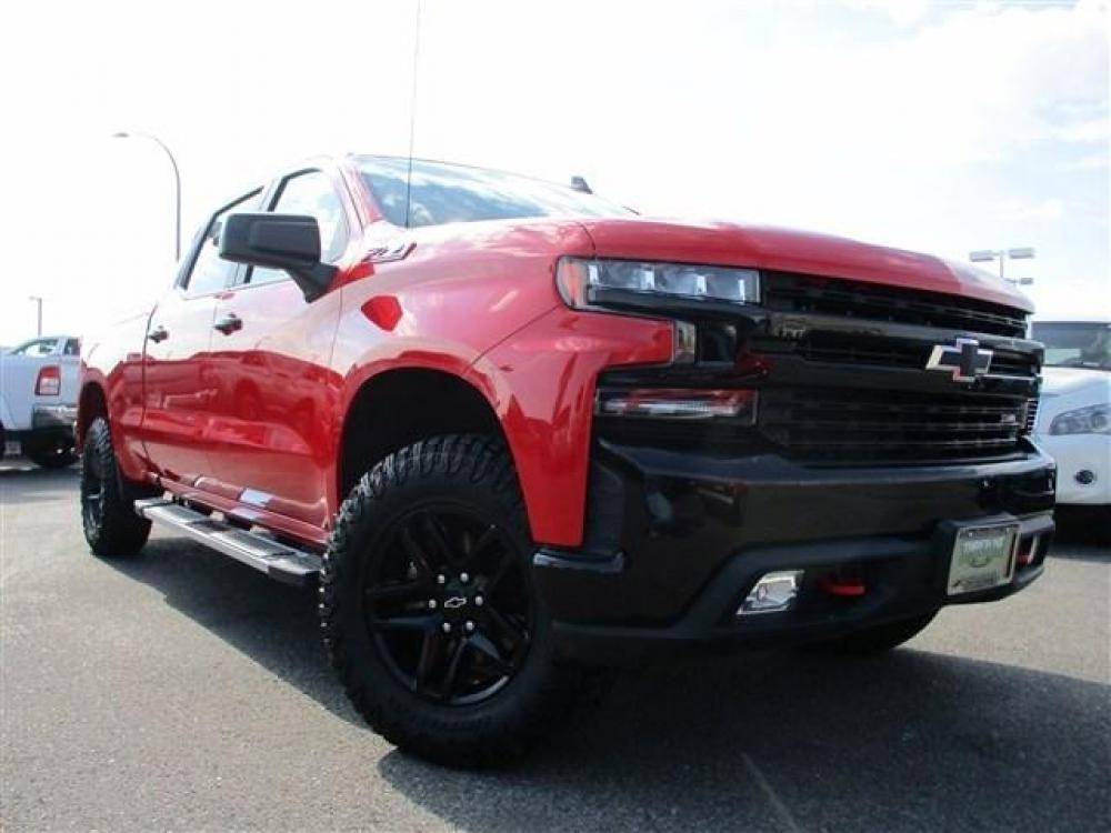 2019 RED /BLACK CHEVROLET 1500 TRAIL BOSS (1GCPYFED3KZ) with an 8 engine, Automatic transmission, located at 1580 E Lincoln Rd, Idaho Falls, ID, 83401, (208) 523-4000, 0.000000, 0.000000 - 5.3L V8- 4WD- CREW CAB- STANDARD BED- DRIVEN 43,699 MILES- PREMIUM CLOTH INTERIOR. At Timberline Auto it is always easy to find a great deal for a great vehicle. We pride ourselves on our ability to go the extra mile. With our exprerienced sales team we will be able to find you the right rig h - Photo #9