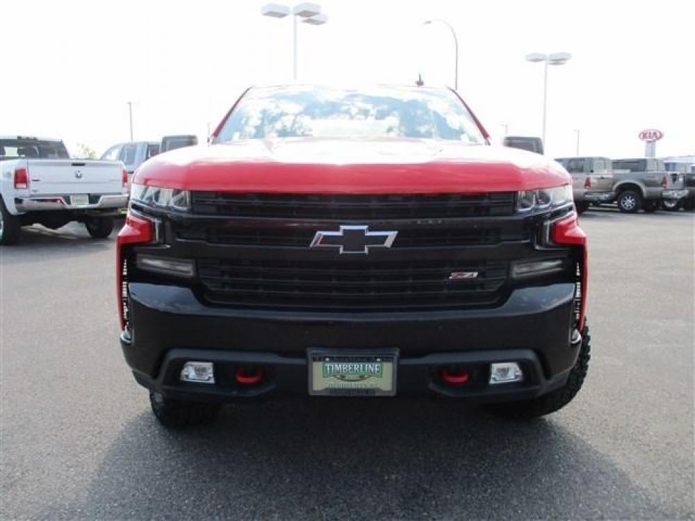 2019 RED /BLACK CHEVROLET 1500 TRAIL BOSS (1GCPYFED3KZ) with an 8 engine, Automatic transmission, located at 1580 E Lincoln Rd, Idaho Falls, ID, 83401, (208) 523-4000, 0.000000, 0.000000 - 5.3L V8- 4WD- CREW CAB- STANDARD BED- DRIVEN 43,699 MILES- PREMIUM CLOTH INTERIOR. At Timberline Auto it is always easy to find a great deal for a great vehicle. We pride ourselves on our ability to go the extra mile. With our exprerienced sales team we will be able to find you the right rig h - Photo #10