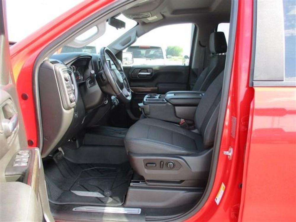 2019 RED /BLACK CHEVROLET 1500 TRAIL BOSS (1GCPYFED3KZ) with an 8 engine, Automatic transmission, located at 1580 E Lincoln Rd, Idaho Falls, ID, 83401, (208) 523-4000, 0.000000, 0.000000 - 5.3L V8- 4WD- CREW CAB- STANDARD BED- DRIVEN 43,699 MILES- PREMIUM CLOTH INTERIOR. At Timberline Auto it is always easy to find a great deal for a great vehicle. We pride ourselves on our ability to go the extra mile. With our exprerienced sales team we will be able to find you the right rig h - Photo #28