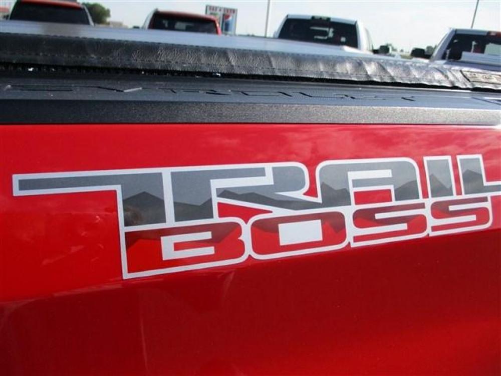 2019 RED /BLACK CHEVROLET 1500 TRAIL BOSS (1GCPYFED3KZ) with an 8 engine, Automatic transmission, located at 1580 E Lincoln Rd, Idaho Falls, ID, 83401, (208) 523-4000, 0.000000, 0.000000 - 5.3L V8- 4WD- CREW CAB- STANDARD BED- DRIVEN 43,699 MILES- PREMIUM CLOTH INTERIOR. At Timberline Auto it is always easy to find a great deal for a great vehicle. We pride ourselves on our ability to go the extra mile. With our exprerienced sales team we will be able to find you the right rig h - Photo #4