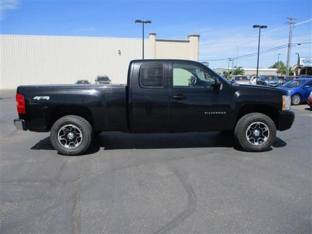 2012 BLACK /BLACK CHEVROLET SILVERADO K1500 LTZ (1GCRKTE28CZ) with an 8 engine, 6 Speed Automatic transmission, located at 1580 E Lincoln Rd, Idaho Falls, ID, 83401, (208) 523-4000, 0.000000, 0.000000 - 6.2L V8- DRIVEN MILES-197,513 EXTENDED CAB- LEATHER INTERIOR. At Timberline Auto it is always easy to find a great deal for a great vehicle. We pride ourselves on our ability to go the extra mile. With our exprerienced sales team we will be able to find you the right rig here on our lot or we c - Photo #6