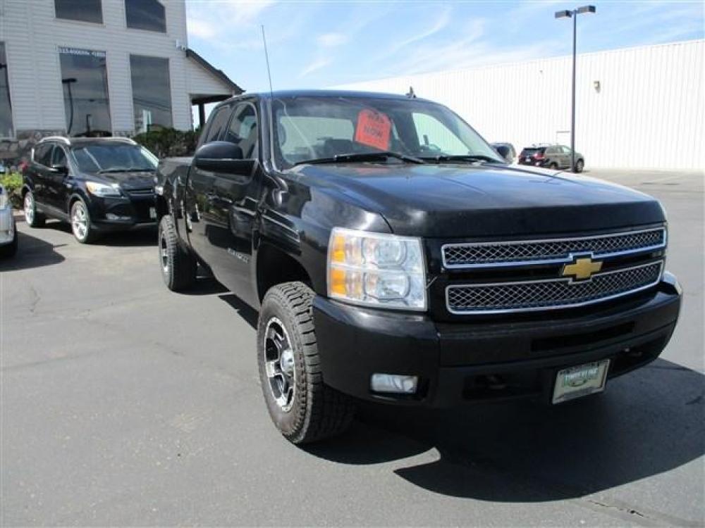 2012 BLACK /BLACK CHEVROLET SILVERADO K1500 LTZ (1GCRKTE28CZ) with an 8 engine, 6 Speed Automatic transmission, located at 1580 E Lincoln Rd, Idaho Falls, ID, 83401, (208) 523-4000, 0.000000, 0.000000 - 6.2L V8- DRIVEN MILES-197,513 EXTENDED CAB- LEATHER INTERIOR. At Timberline Auto it is always easy to find a great deal for a great vehicle. We pride ourselves on our ability to go the extra mile. With our exprerienced sales team we will be able to find you the right rig here on our lot or we c - Photo #7