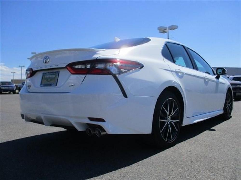 2021 WHITE /BLACK TOYOTA CAMRY SE (4T1G11AKXMU) with an 4 engine, Automatic transmission, located at 1580 E Lincoln Rd, Idaho Falls, ID, 83401, (208) 523-4000, 0.000000, 0.000000 - Photo #5