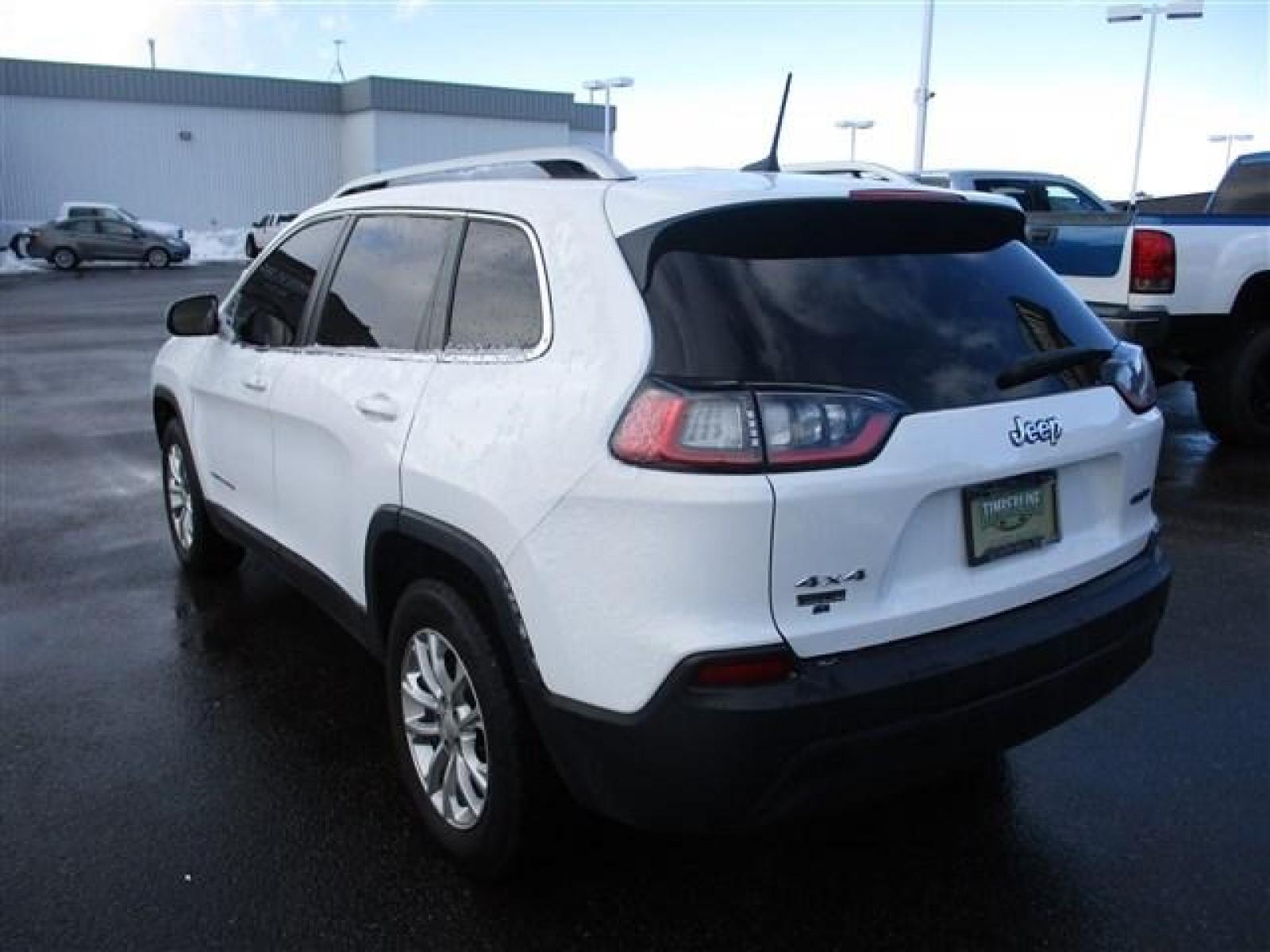 2019 WHITE JEEP CHEROKEE LATITUDE (1C4PJMCB9KD) with an 4 engine, Automatic transmission, located at 1580 E Lincoln Rd, Idaho Falls, ID, 83401, (208) 523-4000, 0.000000, 0.000000 - Explore more cities, more mountains, and more scenery with 23mpg city and 31mpg highway in this 4WD midsized SUV. The Jeep Cherokee is very roomy inside and has a large cargo area with the ability to lay down the rear seats to add more room. Some features include a back up camera, bluetooth, steerin - Photo #2