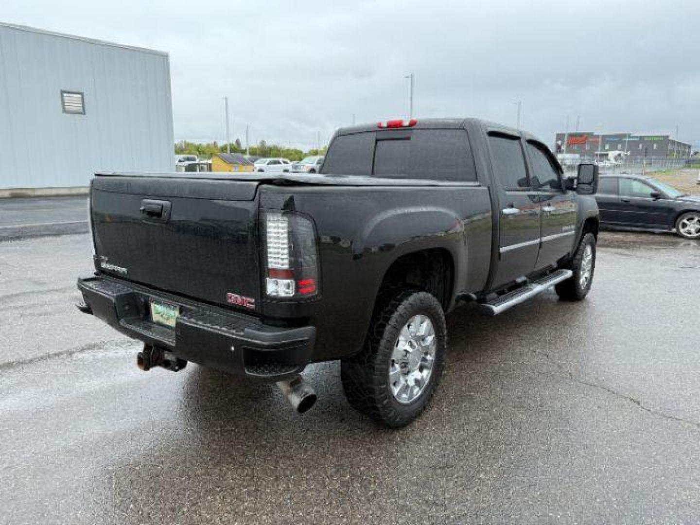 2013 Onyx Black /Ebony GMC Sierra 2500HD Denali (1GT125E89DF) with an Duramax 6.6L V-8 diesel direct injection engine, AUTOMATIC transmission, located at 1235 N Woodruff Ave., Idaho Falls, 83401, (208) 523-1053, 43.507172, -112.000488 - At Timberline Auto, finding a great deal on your next vehicle is always easy! Our experienced sales staff's goal is to help find you the right vehicle at the right price! Our knowledgeable finance department has options for almost any credit score. We offer extended service contract options to prote - Photo#6