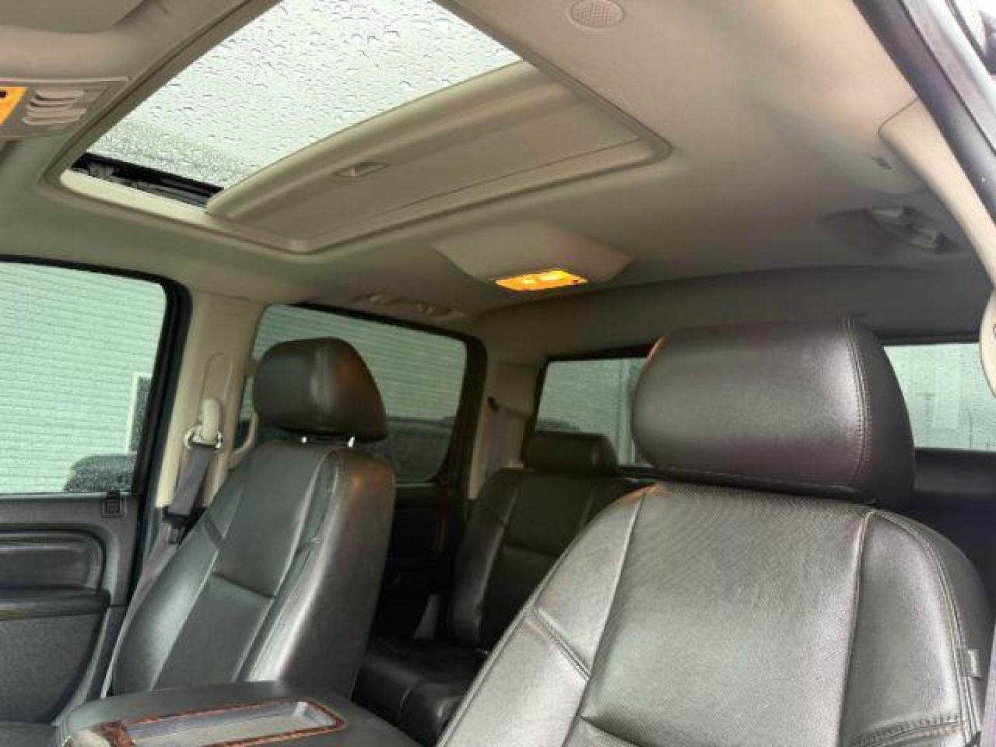 2013 Onyx Black /Ebony GMC Sierra 2500HD Denali (1GT125E89DF) with an Duramax 6.6L V-8 diesel direct injection engine, AUTOMATIC transmission, located at 1235 N Woodruff Ave., Idaho Falls, 83401, (208) 523-1053, 43.507172, -112.000488 - At Timberline Auto, finding a great deal on your next vehicle is always easy! Our experienced sales staff's goal is to help find you the right vehicle at the right price! Our knowledgeable finance department has options for almost any credit score. We offer extended service contract options to prote - Photo#18