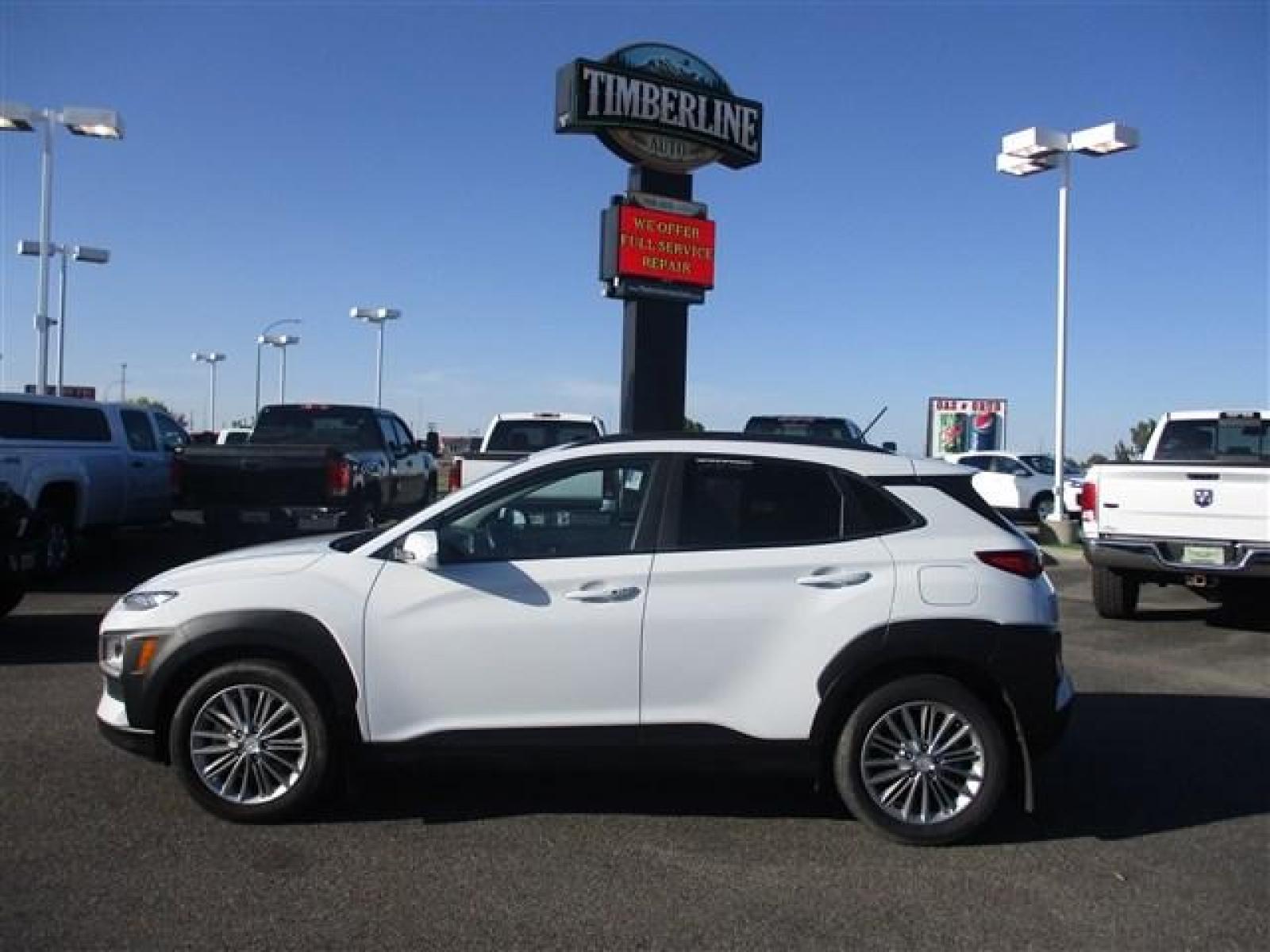 2020 WHITE /GREY HYUNDAI KONA SEL (KM8K2CAA7LU) with an 4 engine, Automatic transmission, located at 1580 E Lincoln Rd, Idaho Falls, ID, 83401, (208) 523-4000, 0.000000, 0.000000 - GREAT LITTLE AWD CAR HERE! LOW MILES! SMELLS NEW, LOOKS NEW, DRIVES NEW! Save the certified pre-owned pricing with this late model Kona. This is the non-turboed model. It has a normal automatic 6 speed transmission. Most cars of this size and year have the CVT transmission. This vehicle has heated c - Photo #2