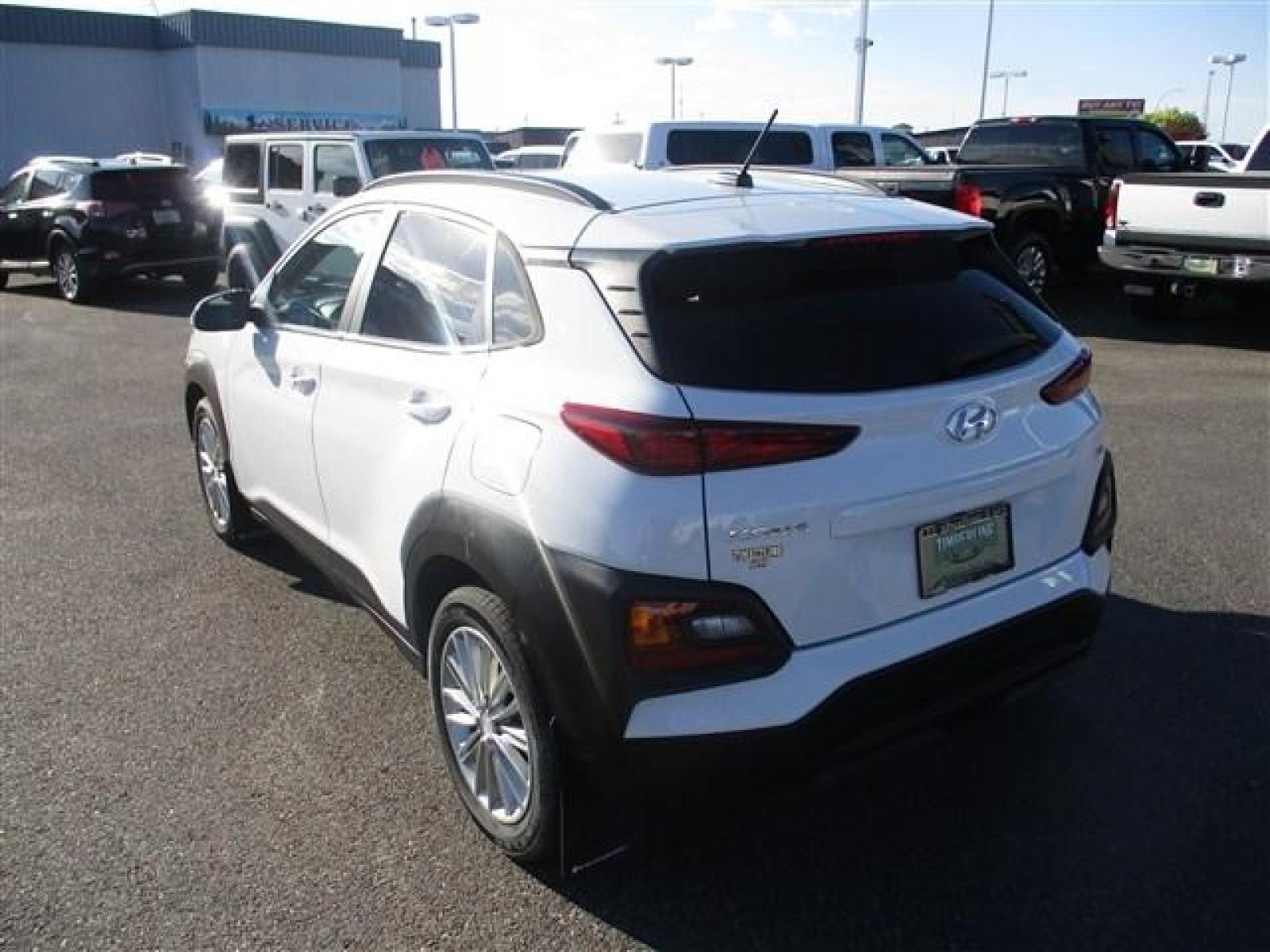 2020 WHITE /GREY HYUNDAI KONA SEL (KM8K2CAA7LU) with an 4 engine, Automatic transmission, located at 1580 E Lincoln Rd, Idaho Falls, ID, 83401, (208) 523-4000, 0.000000, 0.000000 - GREAT LITTLE AWD CAR HERE! LOW MILES! SMELLS NEW, LOOKS NEW, DRIVES NEW! Save the certified pre-owned pricing with this late model Kona. This is the non-turboed model. It has a normal automatic 6 speed transmission. Most cars of this size and year have the CVT transmission. This vehicle has heated c - Photo #3