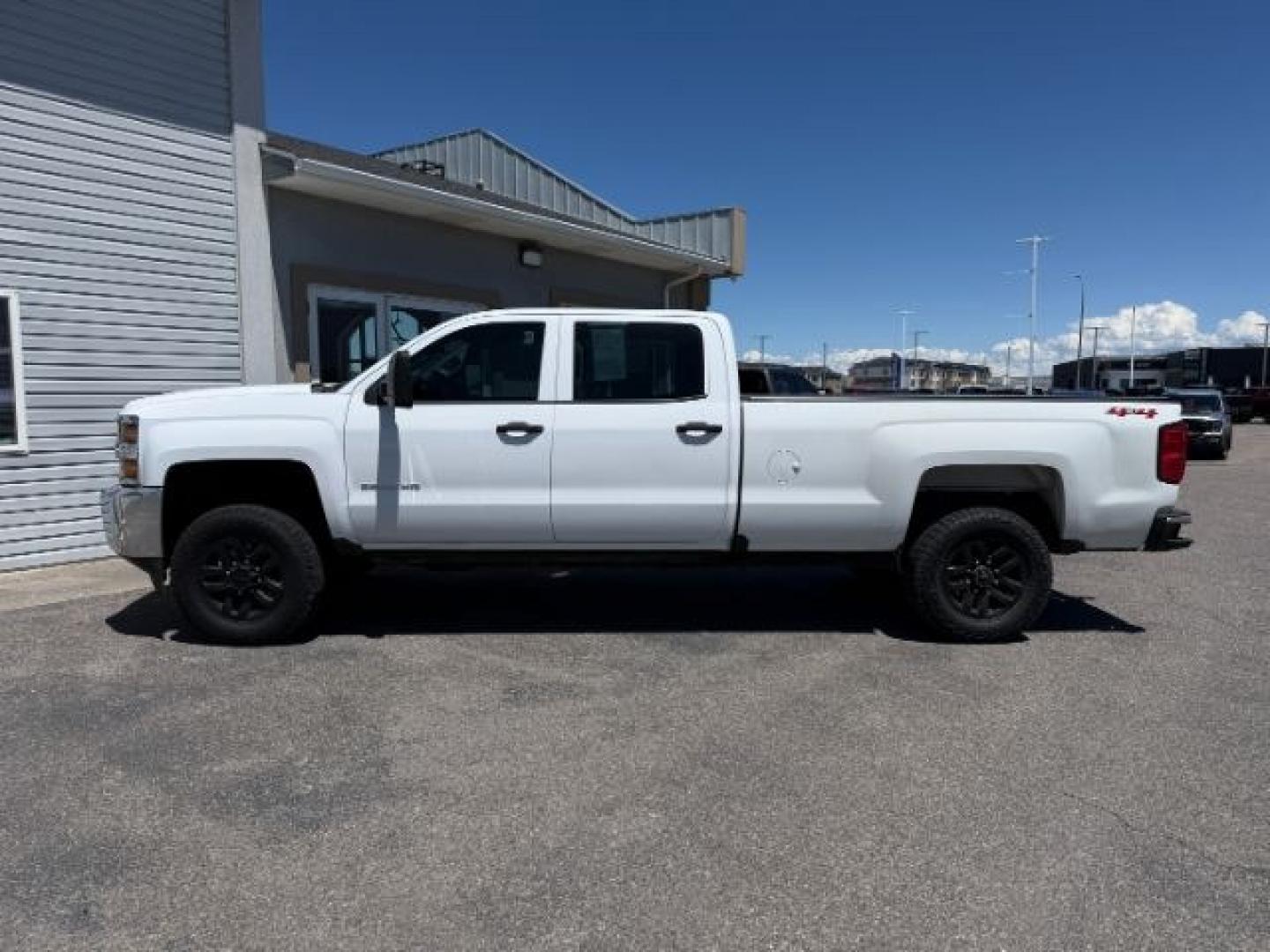 2018 Summit White /Dark Ash/Jet Black Chevrolet Silverado 3500HD (1GC4KYCG4JF) with an 60l v8 gas engine, Automatic transmission, located at 1175 N Woodruff Ave, Idaho Falls, ID, 83401, 43.506901, -111.999657 - At Timberline Auto, finding a great deal on your next vehicle is always easy! Our experienced sales staff goal is to help find you the right vehicle at the right price! Our knowledgeable finance department has options for almost any credit score. We offer extended service contract options to prot - Photo#1