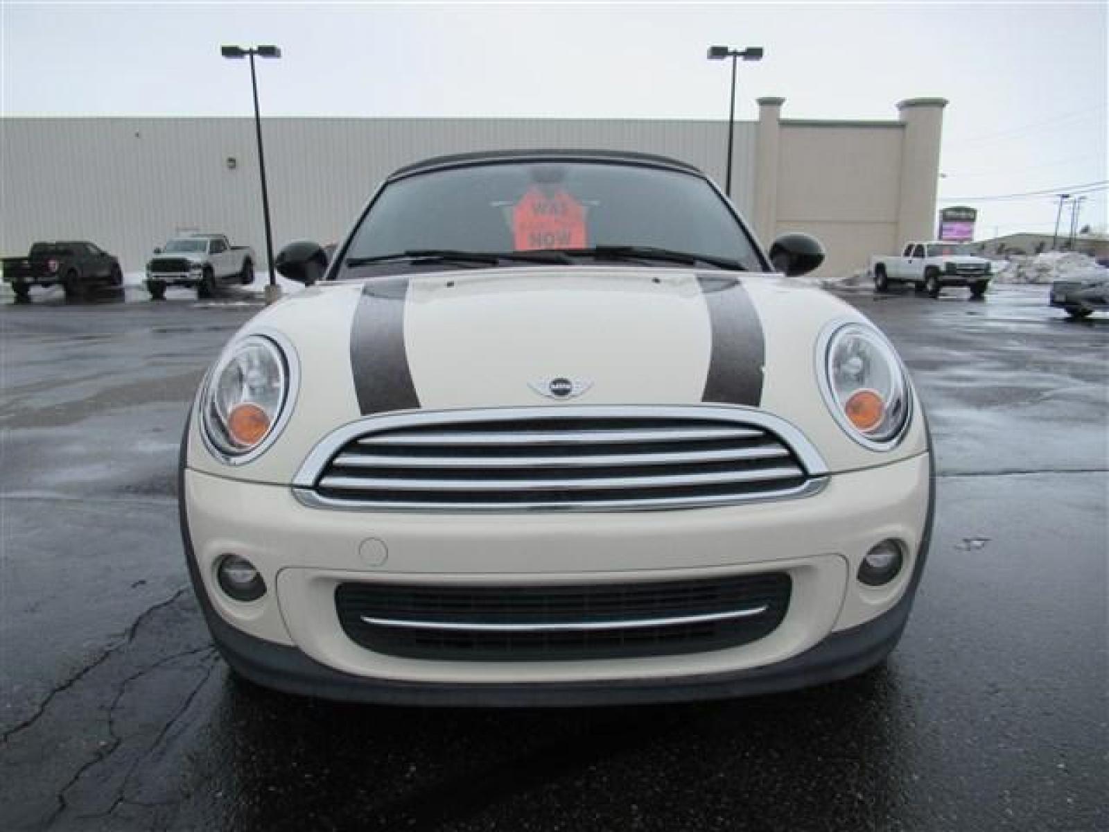 2013 BEIGE /BLACK MINI COOPER ROADSTER (WMWSY1C51DT) with an 4 engine, 6 Speed Manual transmission, located at 1235 N Woodruff Ave., Idaho Falls, 83401, (208) 523-1053, 43.507172, -112.000488 - Photo #7