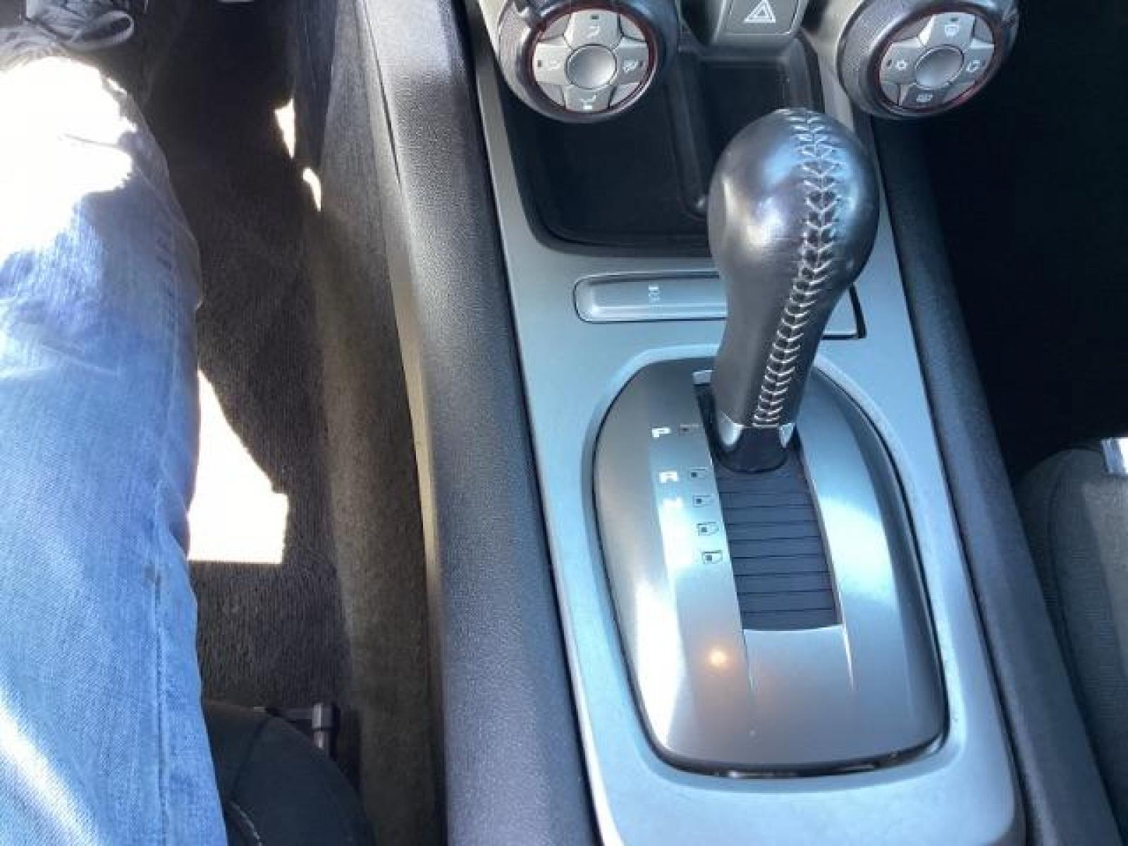 2015 Red Rock Metallic /Black Chevrolet Camaro 1LT Coupe (2G1FD1E31F9) with an 3.6L V6 DOHC 24V FFV engine, 6-Speed Automatic transmission, located at 1235 N Woodruff Ave., Idaho Falls, 83401, (208) 523-1053, 43.507172, -112.000488 - Photo #12