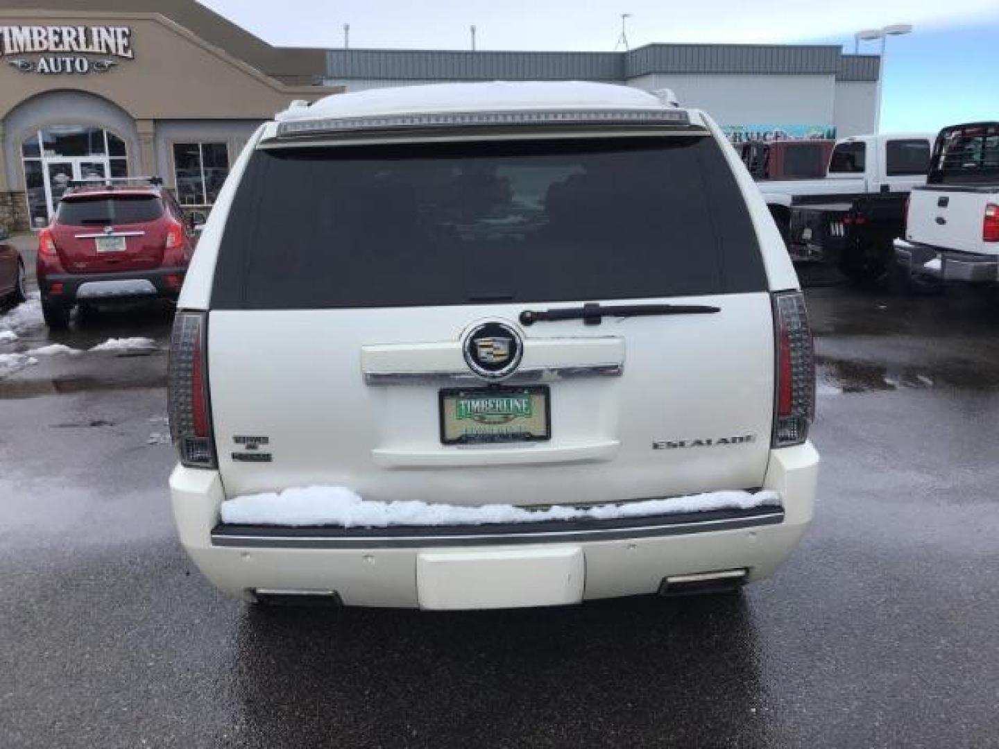 2012 WHITE /WHITE Cadillac Escalade AWD Luxury (1GYS4BEF2CR) with an 6.2L V8 OHV 16V FFV engine, 6-Speed Automatic transmission, located at 1235 N Woodruff Ave., Idaho Falls, 83401, (208) 523-1053, 43.507172, -112.000488 - This 2012 Cadillac Escalade Luxury 4x4, has the 6.2L motor. It has 117,000 miles. Comes with leather interior, heated seats, 3rd row seating, blue tooth audio, sunroof, power seats, and back up camera. At Timberline Auto it is always easy to find a great deal on your next vehicle! Our experienced sa - Photo#3