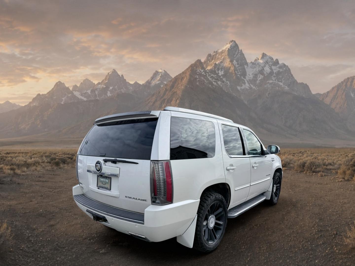 2012 White Diamond Tricoat /Ebony/Ebony Accents Cadillac Escalade Luxury (1GYS4BEF2CR) with an V8, 6.2L engine, 6-Speed Automatic transmission, located at 1175 N Woodruff Ave, Idaho Falls, ID, 83401, 43.506901, -111.999657 - <b>Vehicle Details</b><br>Looking for a luxury SUV with commanding presence, premium comfort, and serious capability? This 2012 Cadillac Escalade Luxury 4WD in Idaho Falls, ID delivers it all. Powered by a strong V8 6.2L Gasoline/E85 engine, this Cadillac Escalade is built for confident performance- Photo#4