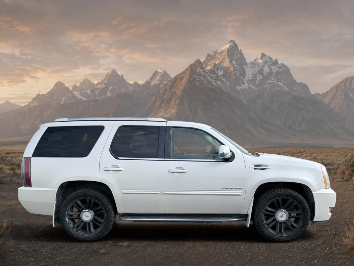 2012 White Diamond Tricoat /Ebony/Ebony Accents Cadillac Escalade Luxury (1GYS4BEF2CR) with an V8, 6.2L engine, 6-Speed Automatic transmission, located at 1175 N Woodruff Ave, Idaho Falls, ID, 83401, 43.506901, -111.999657 - <b>Vehicle Details</b><br>Looking for a luxury SUV with commanding presence, premium comfort, and serious capability? This 2012 Cadillac Escalade Luxury 4WD in Idaho Falls, ID delivers it all. Powered by a strong V8 6.2L Gasoline/E85 engine, this Cadillac Escalade is built for confident performance- Photo#5