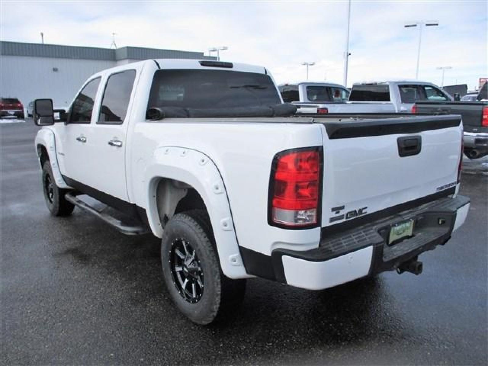 2012 WHITE /WHITE GMC Sierra 1500 Denali Crew Cab 4WD (3GTP2XE29CG) with an 6.2L V8 OHV 16V FFV engine, 6-Speed Automatic transmission, located at 1235 N Woodruff Ave., Idaho Falls, 83401, (208) 523-1053, 43.507172, -112.000488 - Photo #3