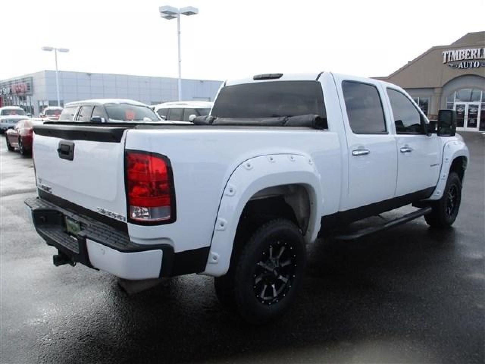 2012 WHITE /WHITE GMC Sierra 1500 Denali Crew Cab 4WD (3GTP2XE29CG) with an 6.2L V8 OHV 16V FFV engine, 6-Speed Automatic transmission, located at 1235 N Woodruff Ave., Idaho Falls, 83401, (208) 523-1053, 43.507172, -112.000488 - Photo #5