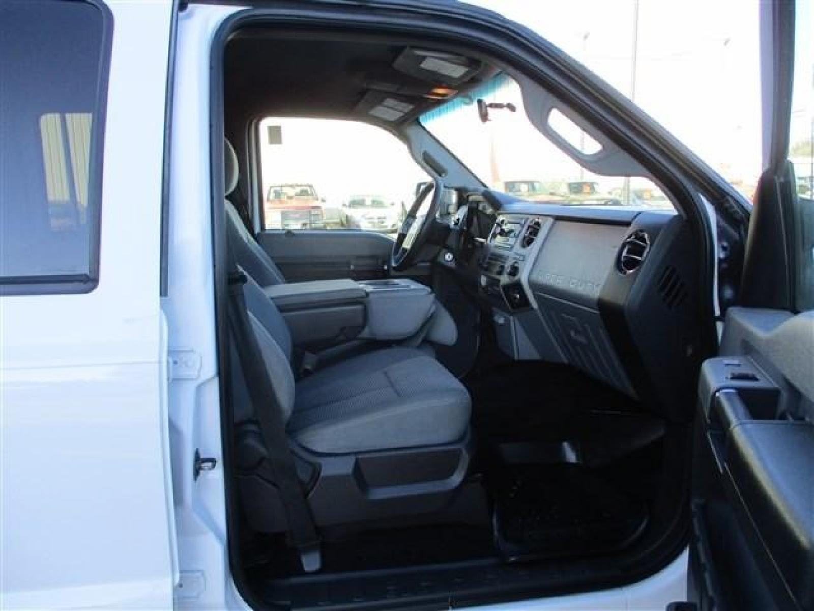 2014 WHITE /GRAY FORD F350 SUPER DUTY (1FT8W3B60EE) with an 8 engine, 6 Speed Automatic transmission, located at 1580 E Lincoln Rd, Idaho Falls, ID, 83401, (208) 523-4000, 0.000000, 0.000000 - Photo #18