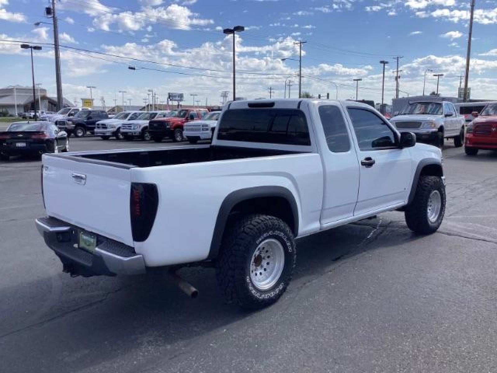 2008 Summit White /Medium Pewter Cloth Interior Chevrolet Colorado Work Truck Ext. Cab 4WD (1GCDT19E888) with an 3.7L L5 DOHC 20V engine, 4-Speed Automatic transmission, located at 1235 N Woodruff Ave., Idaho Falls, 83401, (208) 523-1053, 43.507172, -112.000488 - Photo #4
