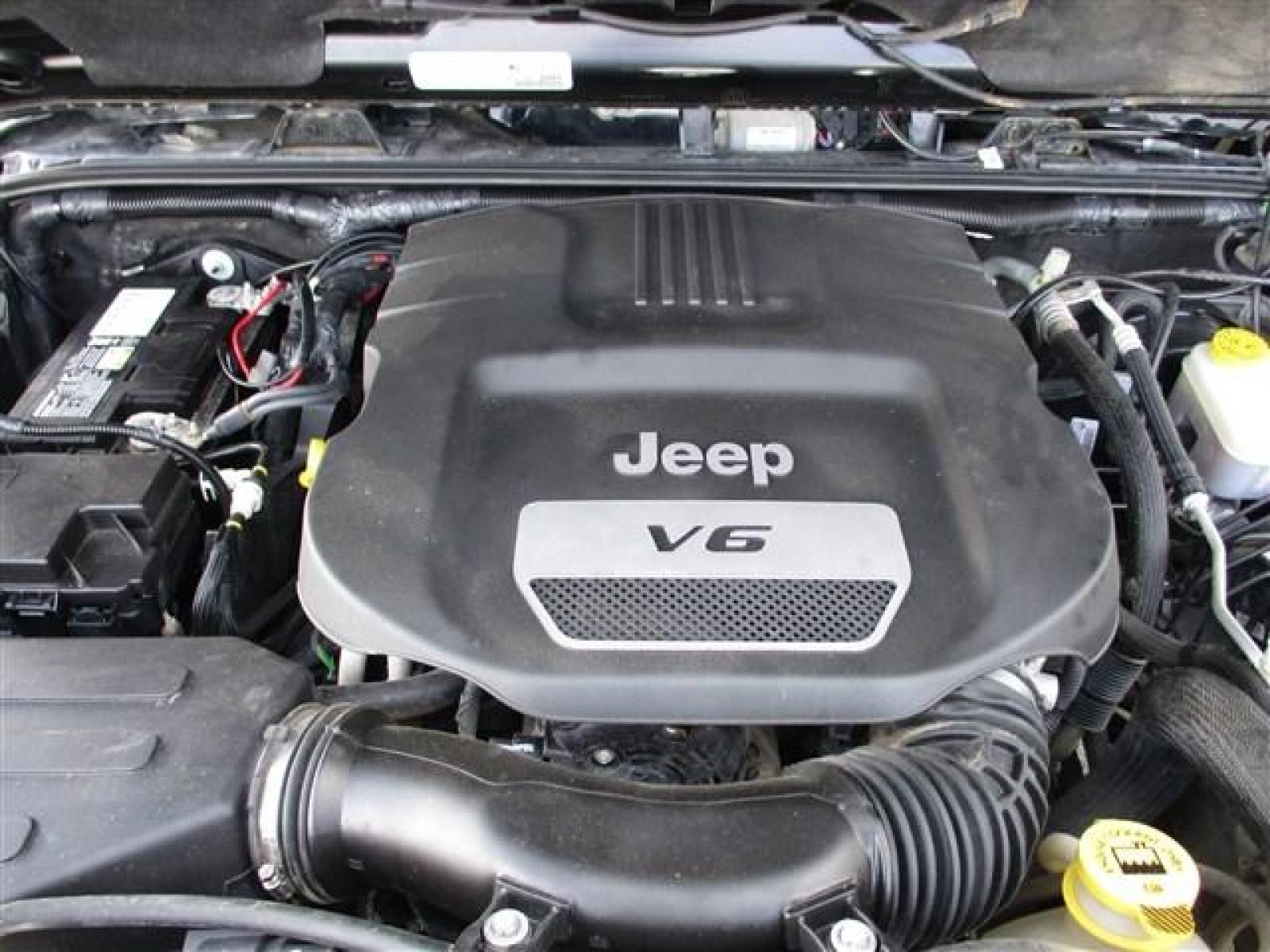2018 BLACK /BLACK Jeep Wrangler JK Unlimited Sahara 4WD (1C4BJWEG8JL) with an 3.6L V6 DOHC 24V FFV engine, 6-Speed Automatic transmission, located at 1235 N Woodruff Ave., Idaho Falls, 83401, (208) 523-1053, 43.507172, -112.000488 - Photo #32