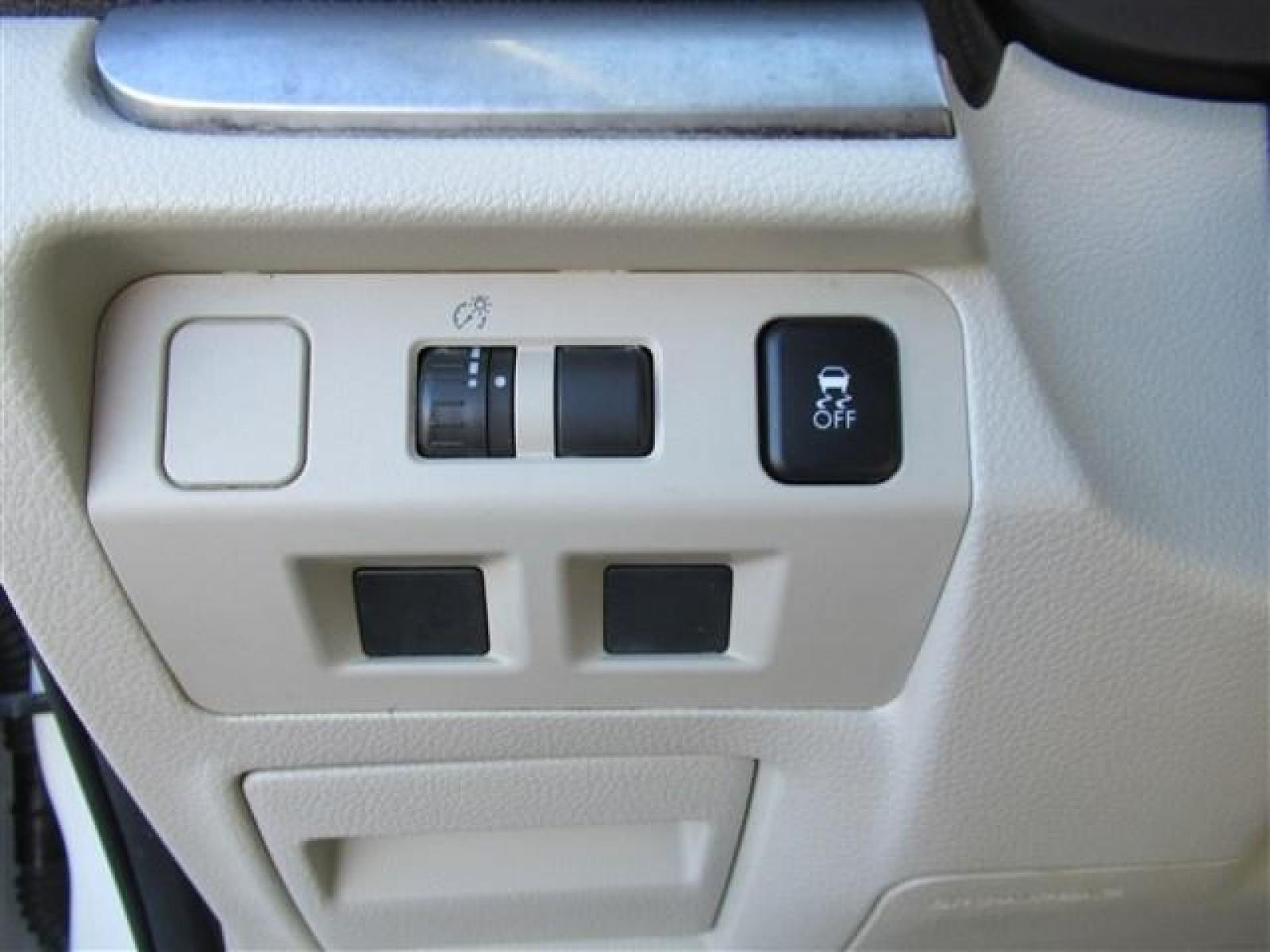 2014 WHITE /WHITE Subaru XV Crosstrek 2.0 Limited (JF2GPACC9E9) with an 2.0L L4 DOHC 16V engine, 5-Speed Manual transmission, located at 1235 N Woodruff Ave., Idaho Falls, 83401, (208) 523-1053, 43.507172, -112.000488 - Photo #20