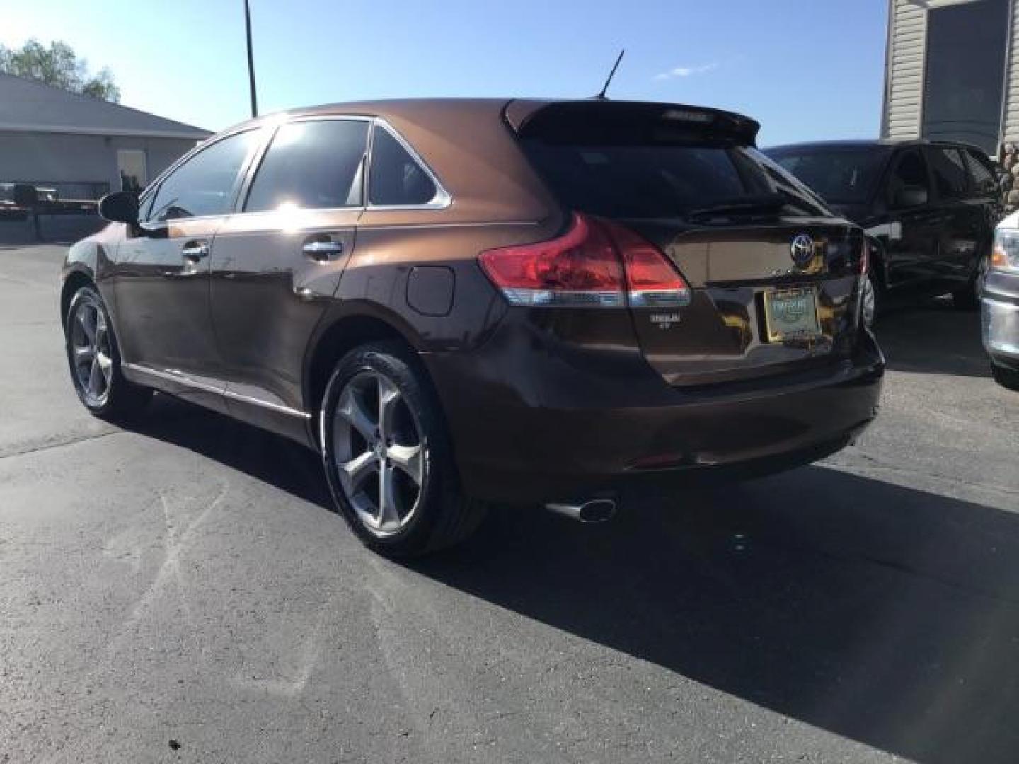 2010 Sunset Bronze Mica /Ivory Leather Interior Toyota Venza 4X2 V6 (4T3ZK3BB3AU) with an 3.5L V6 DOHC 24V engine, 6-Speed Automatic transmission, located at 1235 N Woodruff Ave., Idaho Falls, 83401, (208) 523-1053, 43.507172, -112.000488 - Photo#2
