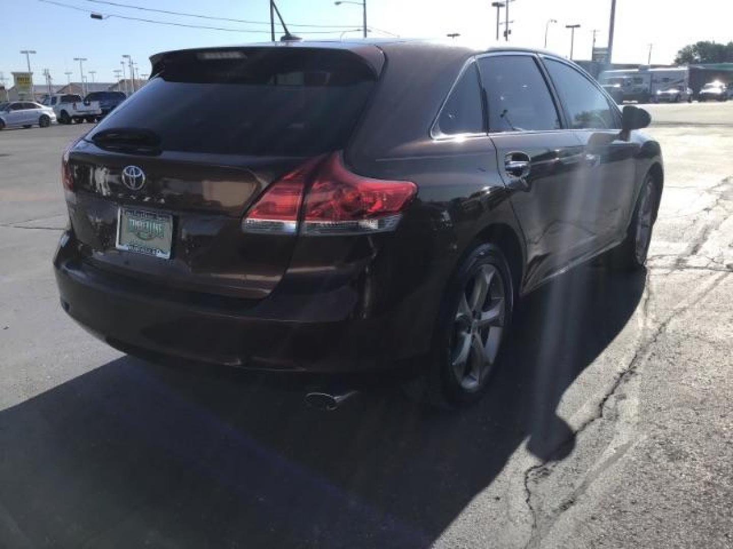 2010 Sunset Bronze Mica /Ivory Leather Interior Toyota Venza 4X2 V6 (4T3ZK3BB3AU) with an 3.5L V6 DOHC 24V engine, 6-Speed Automatic transmission, located at 1235 N Woodruff Ave., Idaho Falls, 83401, (208) 523-1053, 43.507172, -112.000488 - Photo#4