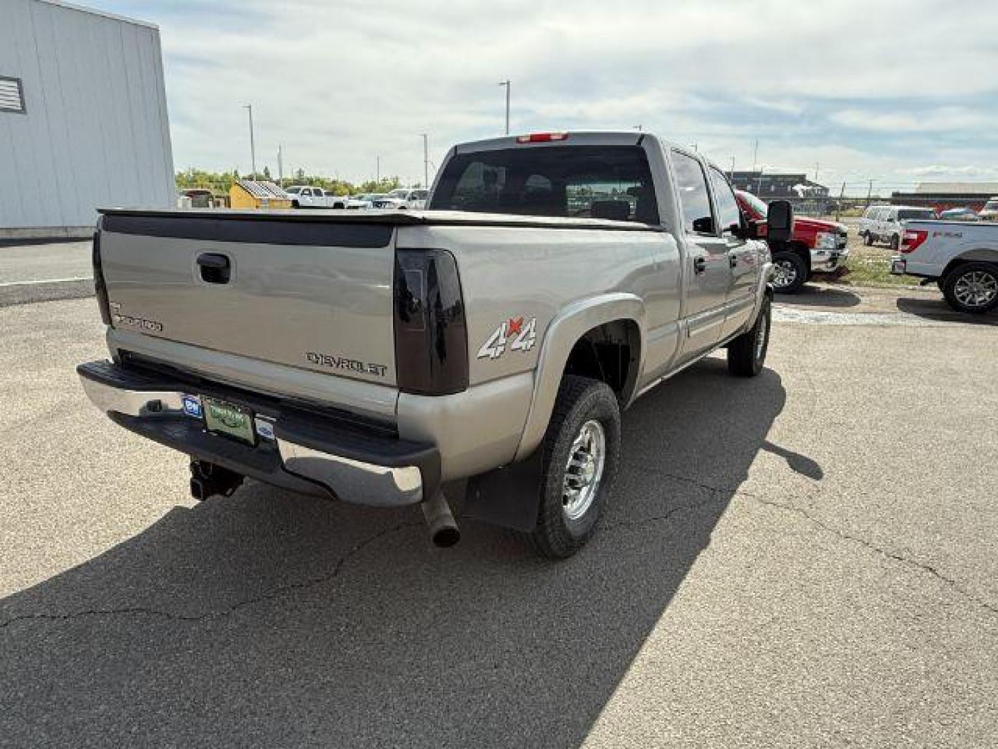 2003 Light Pewter Metallic /Dark Charcoal Cloth Interior Chevrolet Silverado 2500HD LS Crew Cab Short Bed 4WD (1GCHK23183F) with an 6.6L V8 OHV 32V TURBO DIESEL engine, 5-Speed Automatic transmission, located at 1235 N Woodruff Ave., Idaho Falls, 83401, (208) 523-1053, 43.507172, -112.000488 - At Timberline Auto, finding a great deal on your next vehicle is always easy! Our experienced sales staff's goal is to help find you the right vehicle at the right price! Our knowledgeable finance department has options for almost any credit score. We offer extended service contract options to prote - Photo#4