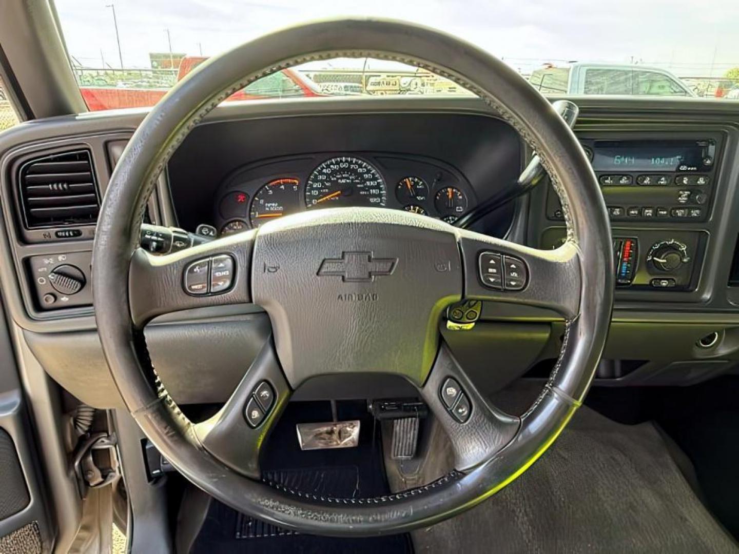 2003 Light Pewter Metallic /Dark Charcoal Cloth Interior Chevrolet Silverado 2500HD LS Crew Cab Short Bed 4WD (1GCHK23183F) with an 6.6L V8 OHV 32V TURBO DIESEL engine, 5-Speed Automatic transmission, located at 1235 N Woodruff Ave., Idaho Falls, 83401, (208) 523-1053, 43.507172, -112.000488 - At Timberline Auto, finding a great deal on your next vehicle is always easy! Our experienced sales staff's goal is to help find you the right vehicle at the right price! Our knowledgeable finance department has options for almost any credit score. We offer extended service contract options to prote - Photo#11