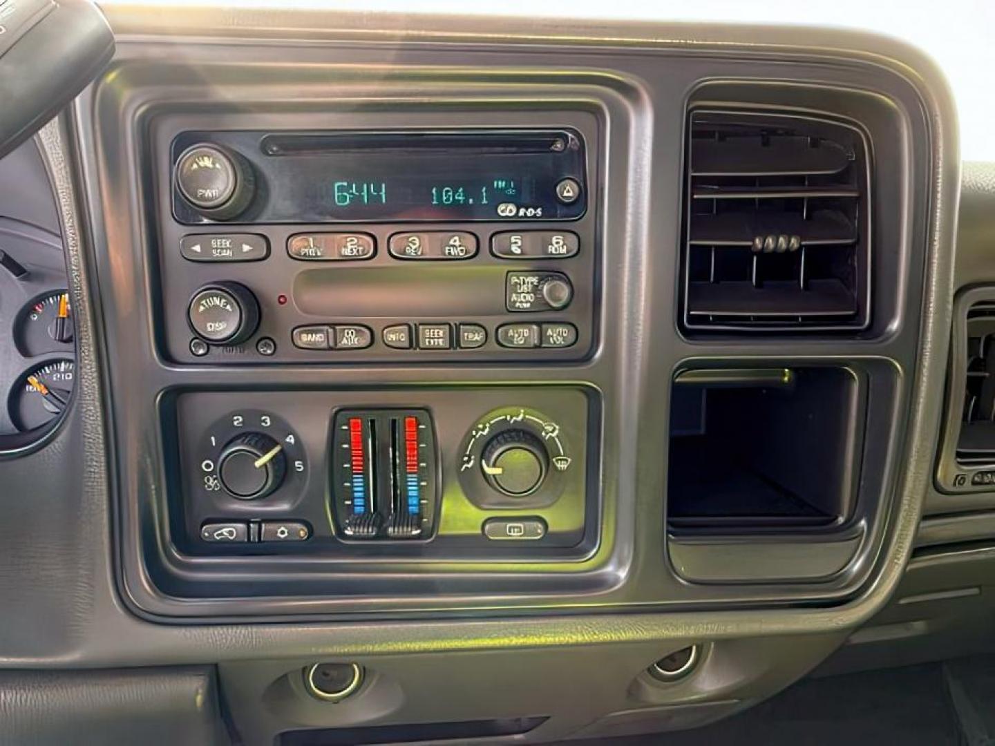 2003 Light Pewter Metallic /Dark Charcoal Cloth Interior Chevrolet Silverado 2500HD LS Crew Cab Short Bed 4WD (1GCHK23183F) with an 6.6L V8 OHV 32V TURBO DIESEL engine, 5-Speed Automatic transmission, located at 1235 N Woodruff Ave., Idaho Falls, 83401, (208) 523-1053, 43.507172, -112.000488 - At Timberline Auto, finding a great deal on your next vehicle is always easy! Our experienced sales staff's goal is to help find you the right vehicle at the right price! Our knowledgeable finance department has options for almost any credit score. We offer extended service contract options to prote - Photo#12