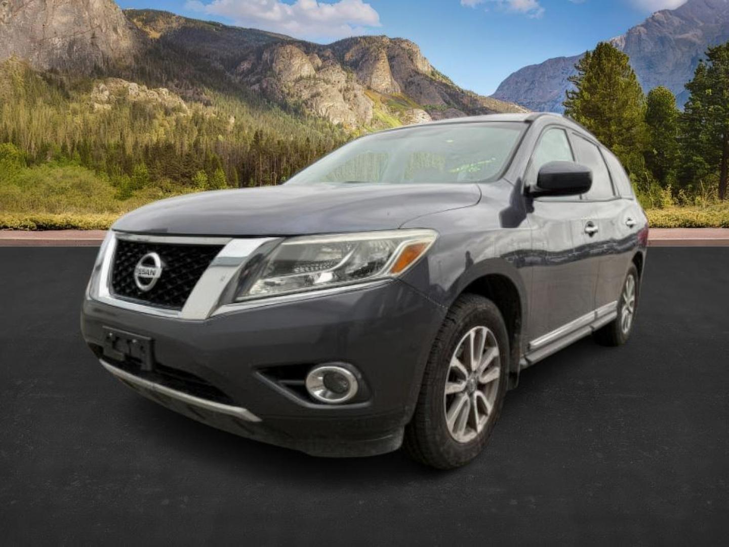 2014 Nissan Pathfinder SL's photo