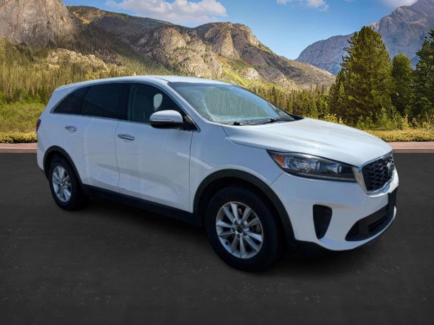 2019 WHITE /Stone Beige KIA Sorento (5XYPG4A38KG) with an 24L I-4 gasoline direct injection engine, Automatic transmission, located at 1175 N Woodruff Ave, Idaho Falls, ID, 83401, 43.506901, -111.999657 - At Timberline Auto, finding a great deal on your next vehicle is always easy! Our experienced sales staff's goal is to help find you the right vehicle at the right price! Our knowledgeable finance department has options for almost any credit score. We offer extended service contract options to prote - Photo#0