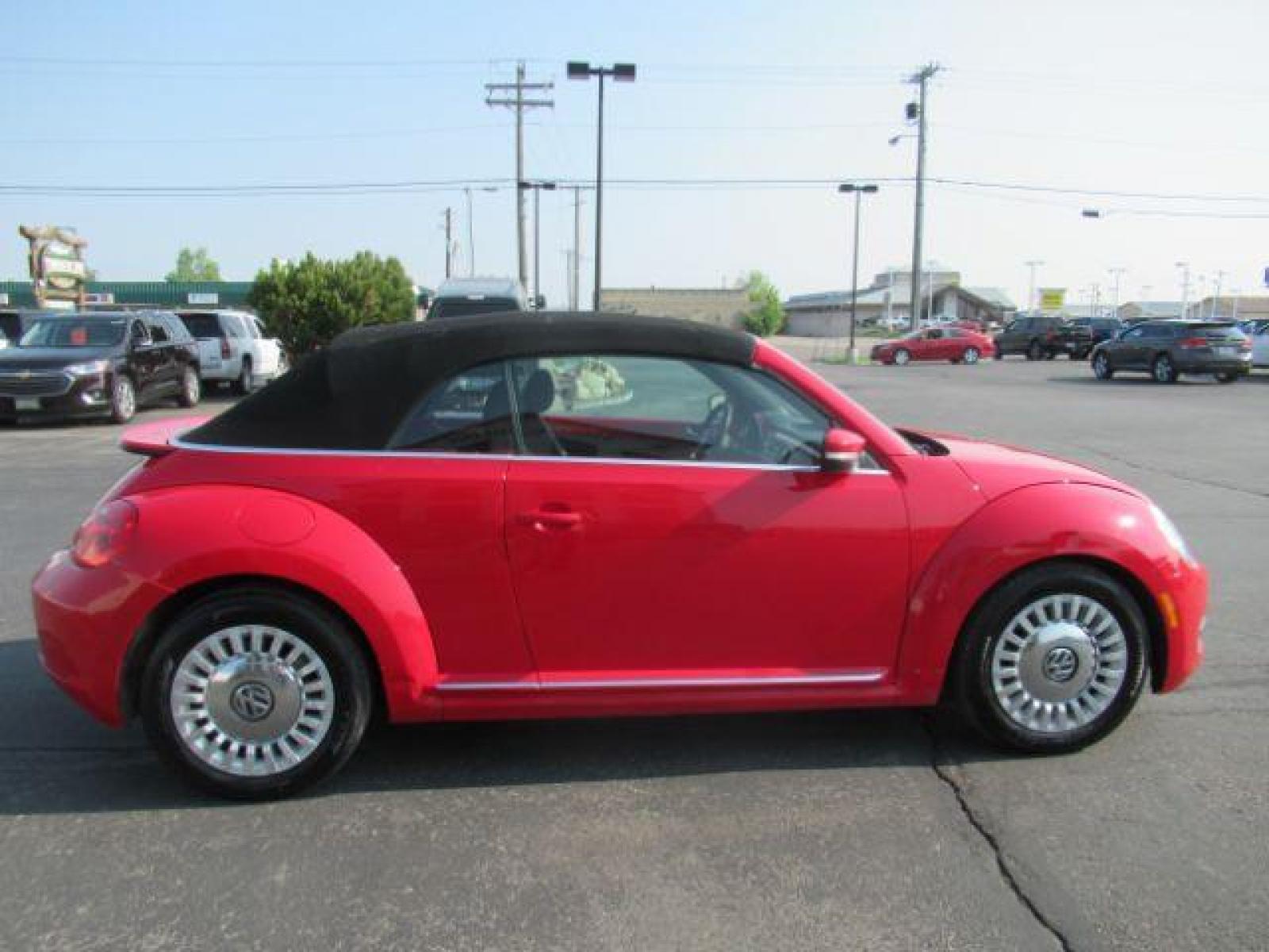2015 RED /RED Volkswagen Beetle 1.8T PZEV Convertible (3VW517AT7FM) , 6-Speed Automatic transmission, located at 1235 N Woodruff Ave., Idaho Falls, 83401, (208) 523-1053, 43.507172, -112.000488 - At Timberline Auto it is always easy to find a great deal on your next vehicle! Our experienced sales staff can help find the right vehicle will fit your needs. Our knowledgeable finance department has options for almost any credit score. We offer many warranty contract options to protect you new pr - Photo #5
