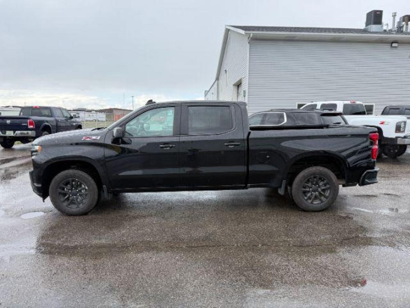 2020 BLACK /LEATHER Chevrolet Silverado 1500 RST Crew Cab 4WD (1GCUYEEL3LZ) with an 6.2 engine, AUTOMATIC transmission, located at 1235 N Woodruff Ave., Idaho Falls, 83401, (208) 523-1053, 43.507172, -112.000488 - At Timberline Auto, finding a great deal on your next vehicle is always easy! Our experienced sales staff's goal is to help find you the right vehicle at the right price! Our knowledgeable finance department has options for almost any credit score. We offer extended service contract options to prote - Photo#1