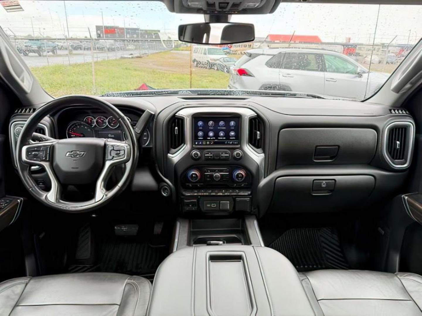 2020 BLACK /LEATHER Chevrolet Silverado 1500 RST Crew Cab 4WD (1GCUYEEL3LZ) with an 6.2 engine, AUTOMATIC transmission, located at 1235 N Woodruff Ave., Idaho Falls, 83401, (208) 523-1053, 43.507172, -112.000488 - At Timberline Auto, finding a great deal on your next vehicle is always easy! Our experienced sales staff's goal is to help find you the right vehicle at the right price! Our knowledgeable finance department has options for almost any credit score. We offer extended service contract options to prote - Photo#19