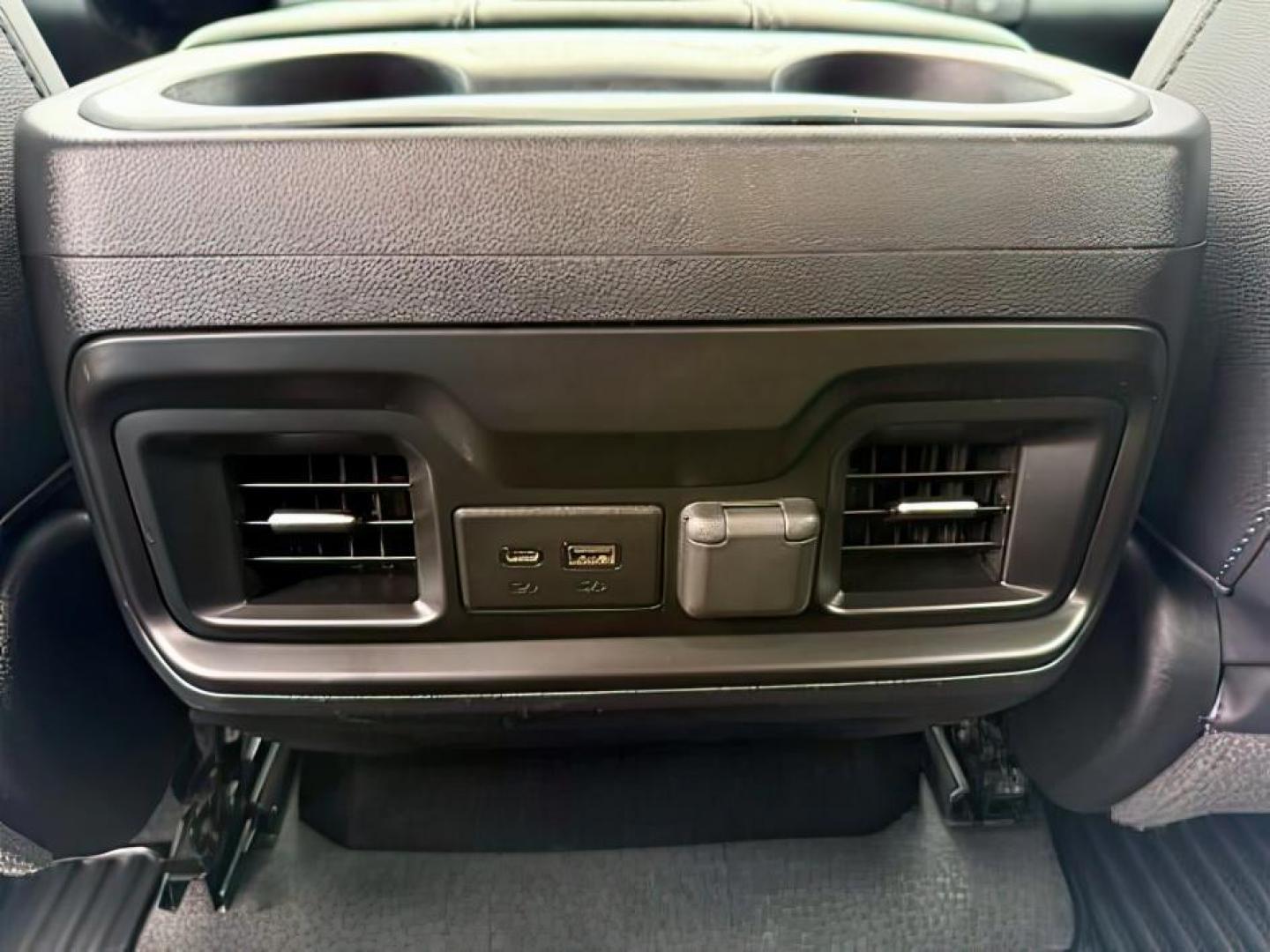 2020 BLACK /LEATHER Chevrolet Silverado 1500 RST Crew Cab 4WD (1GCUYEEL3LZ) with an 6.2 engine, AUTOMATIC transmission, located at 1235 N Woodruff Ave., Idaho Falls, 83401, (208) 523-1053, 43.507172, -112.000488 - At Timberline Auto, finding a great deal on your next vehicle is always easy! Our experienced sales staff's goal is to help find you the right vehicle at the right price! Our knowledgeable finance department has options for almost any credit score. We offer extended service contract options to prote - Photo#20