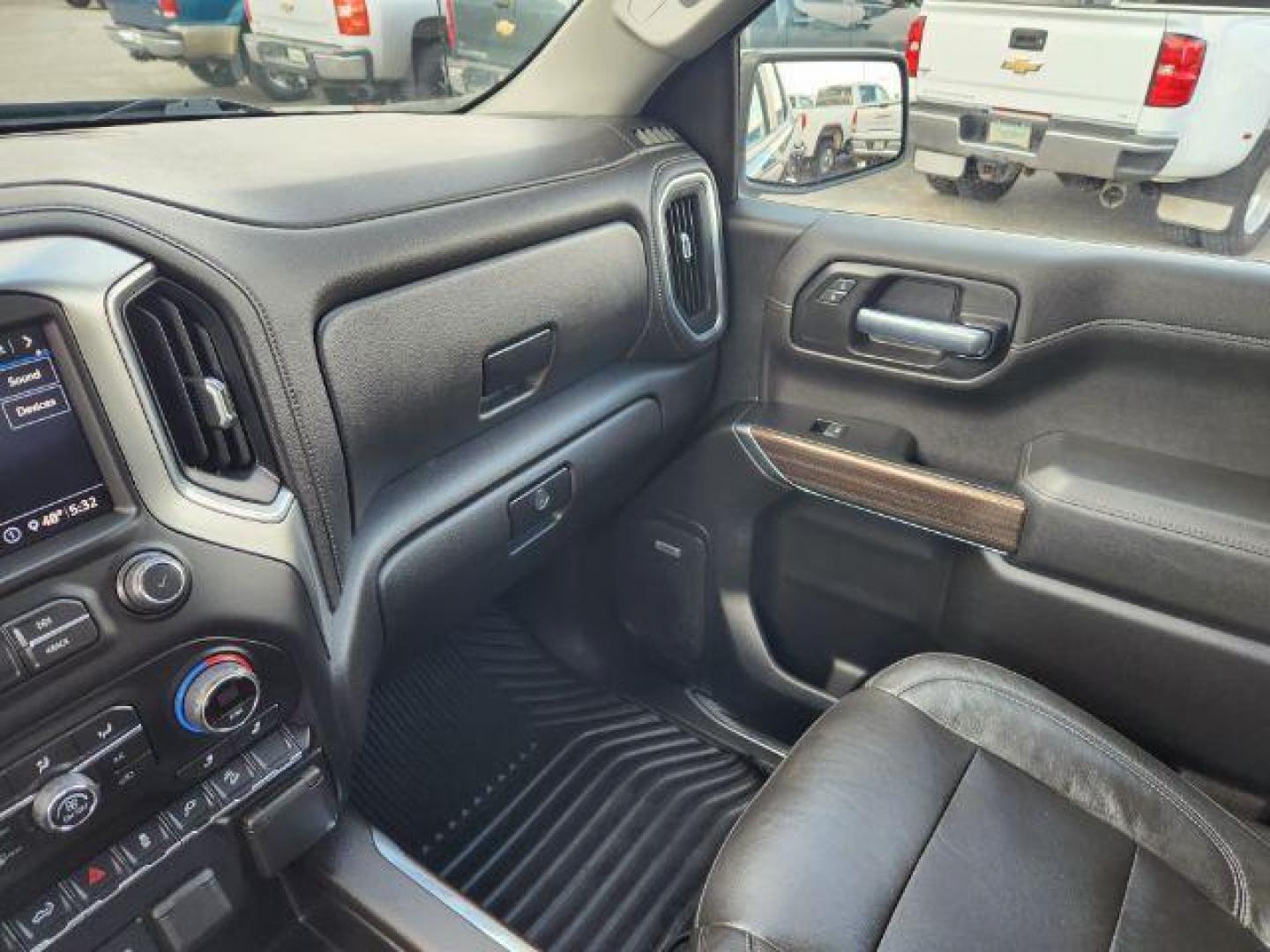 2020 Black /Jet Black, leather Chevrolet Silverado 1500 RST Crew Cab 4WD (1GCUYEEL3LZ) with an 6.2L V8 OHV 16V engine, Automatic transmission, located at 1235 N Woodruff Ave., Idaho Falls, 83401, (208) 523-1053, 43.507172, -112.000488 - 6.2L V8 Chevy half ton crew cab with a 6.5 foot bed. Low miles, black leather interior. This truck is in great condition inside and out! It is completely stock with zero modifications. This pick up is a must see! Come in today and check it out! **At timberline Auto it is always easy to find a great - Photo#28